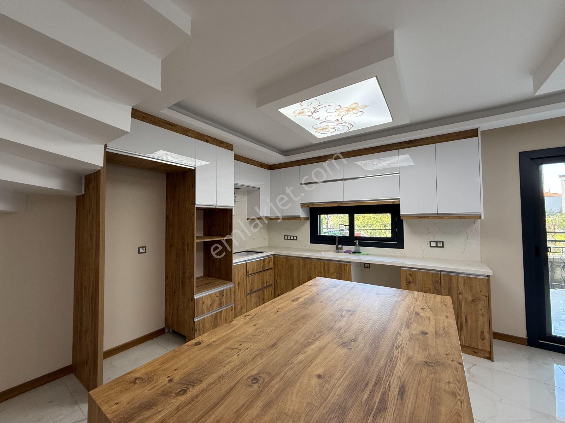 Seferihisar Hıdırlık Mahallesinde Yatırıma Ve Oturuma Uygun 3+1 Villa - Görsel 5