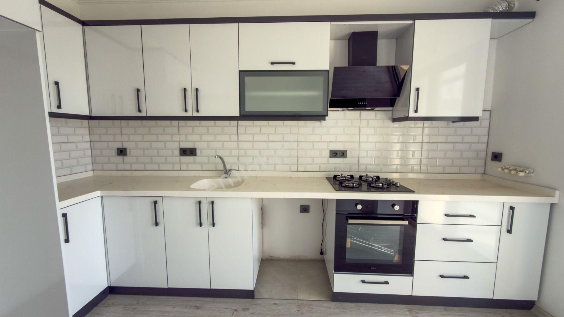 No:10 Gayrimenkul’den – Küçükköy’de Havuzlu Site, 2+1 Kapalı Mutfak, Bahçe Katı Daire (100 M²) - Görsel 14