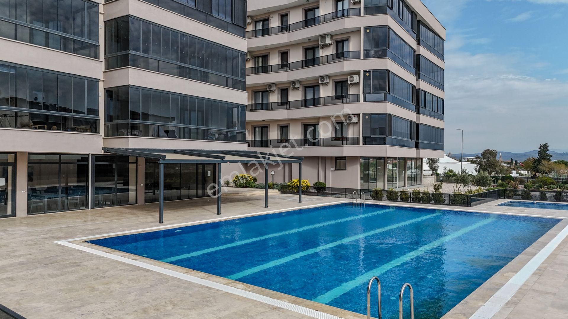 No:10 Gayrimenkul’den – Küçükköy’de Havuzlu Site, 2+1 Kapalı Mutfak, Bahçe Katı Daire (100 M²) - Görsel 9