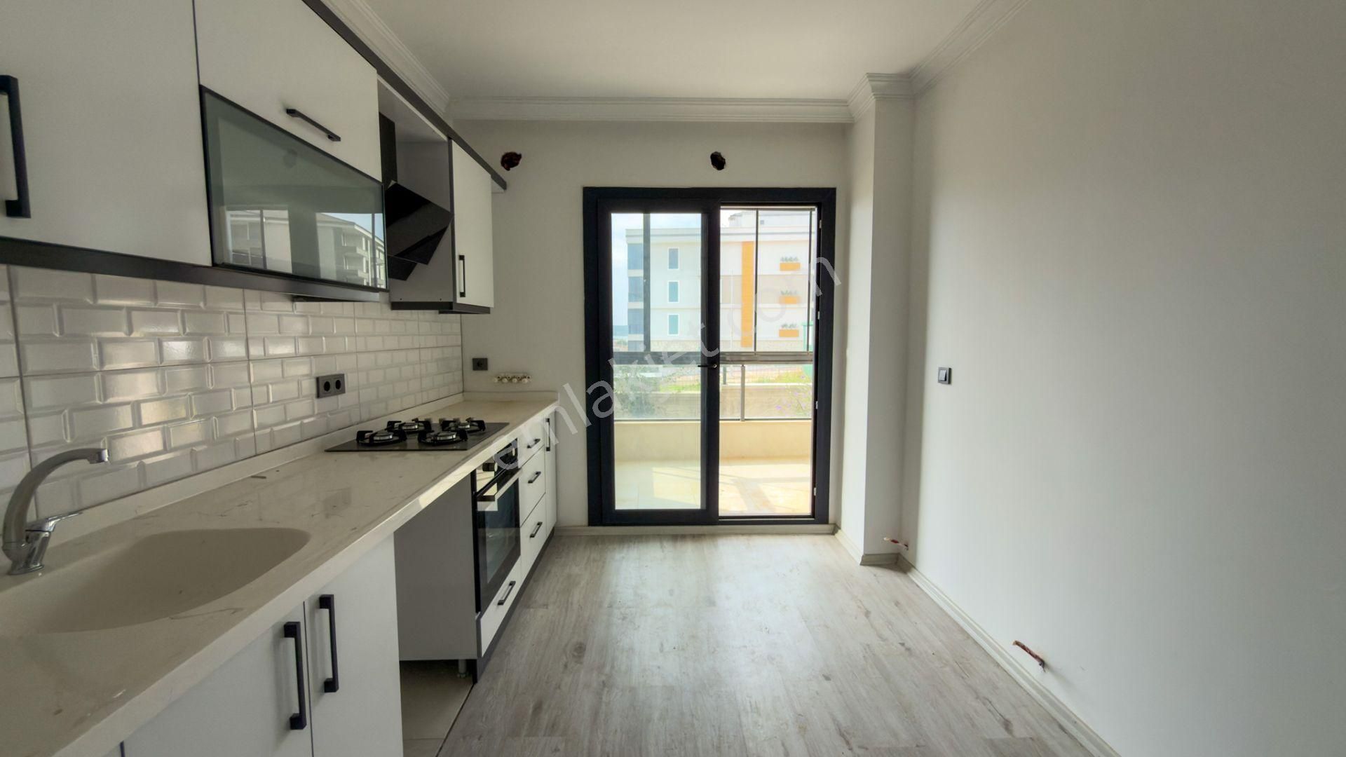 No:10 Gayrimenkul’den – Küçükköy’de Havuzlu Site, 2+1 Kapalı Mutfak, Bahçe Katı Daire (100 M²) - Görsel 12