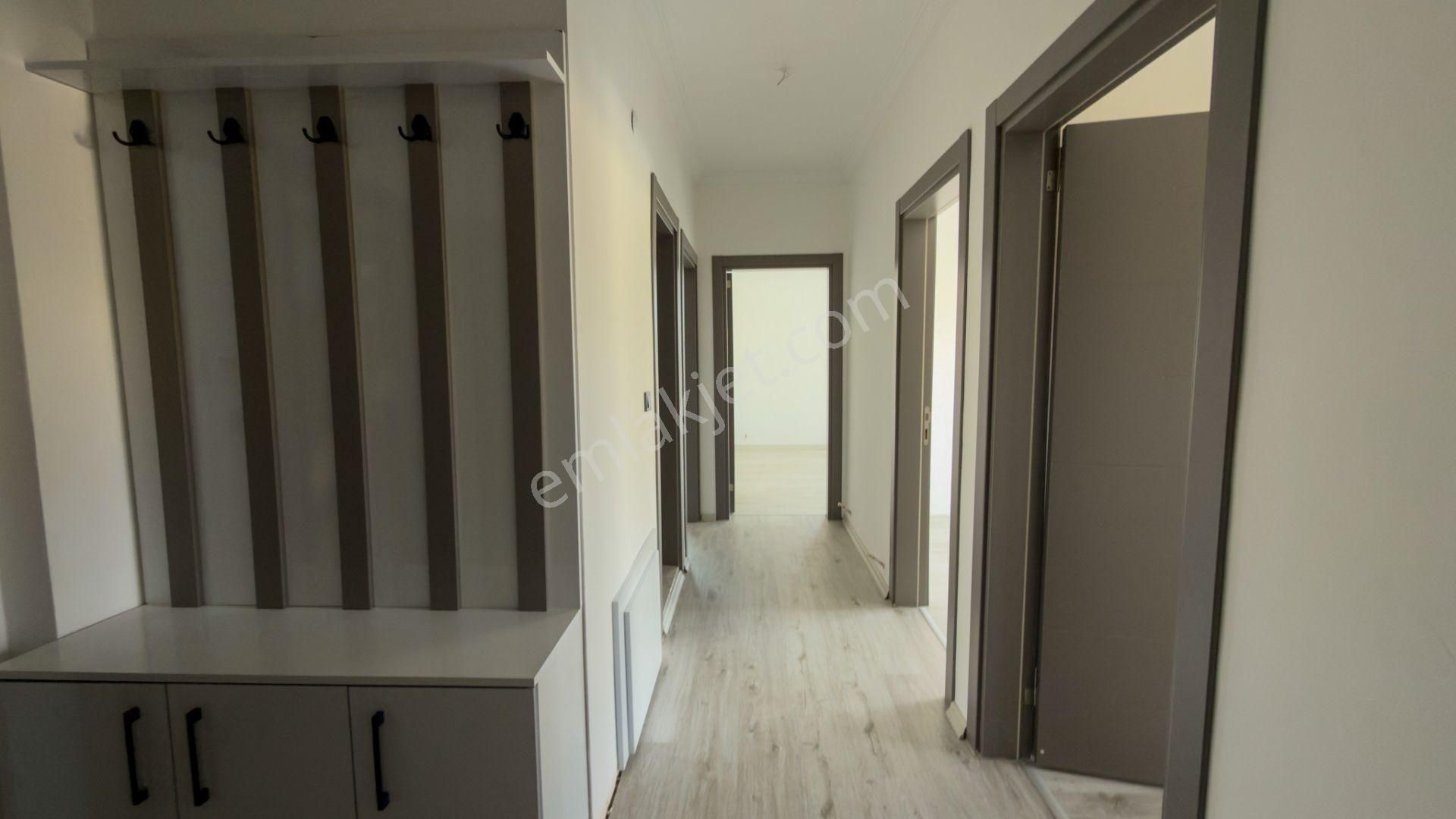 No:10 Gayrimenkul’den – Küçükköy’de Havuzlu Site, 2+1 Kapalı Mutfak, Bahçe Katı Daire (100 M²) - Görsel 19