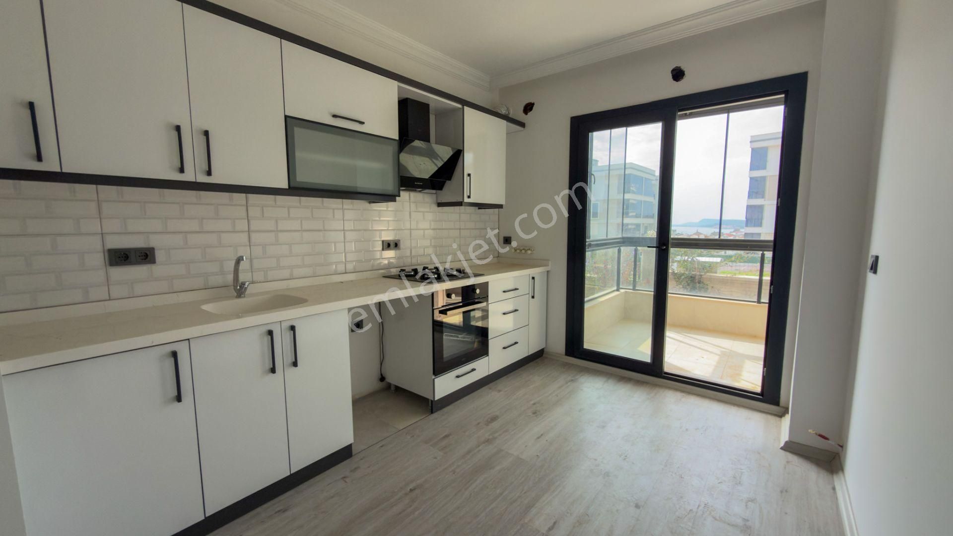 No:10 Gayrimenkul’den – Küçükköy’de Havuzlu Site, 2+1 Kapalı Mutfak, Bahçe Katı Daire (100 M²) - Görsel 15