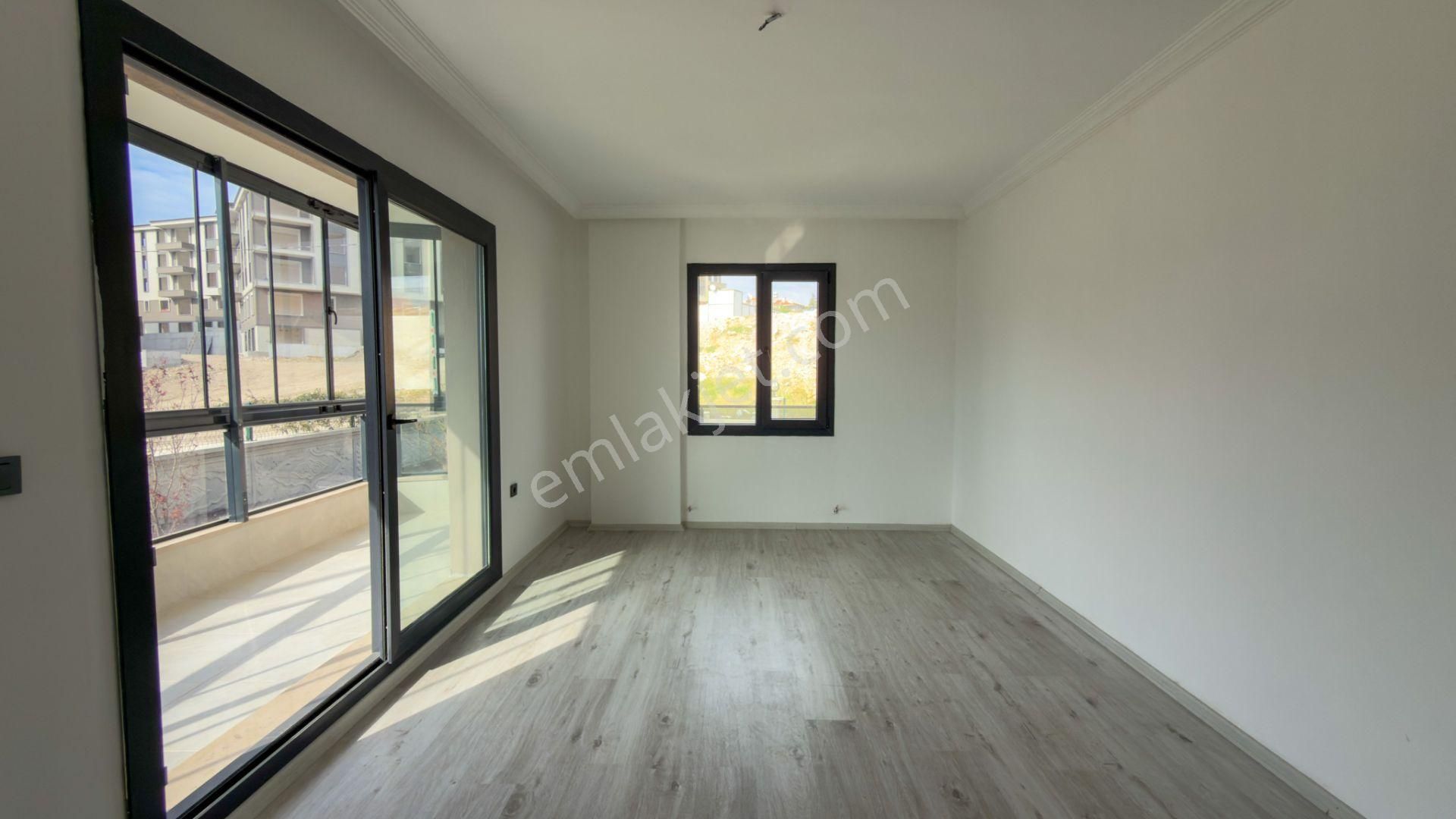 No:10 Gayrimenkul’den – Küçükköy’de Havuzlu Site, 2+1 Kapalı Mutfak, Bahçe Katı Daire (100 M²) - Görsel 23