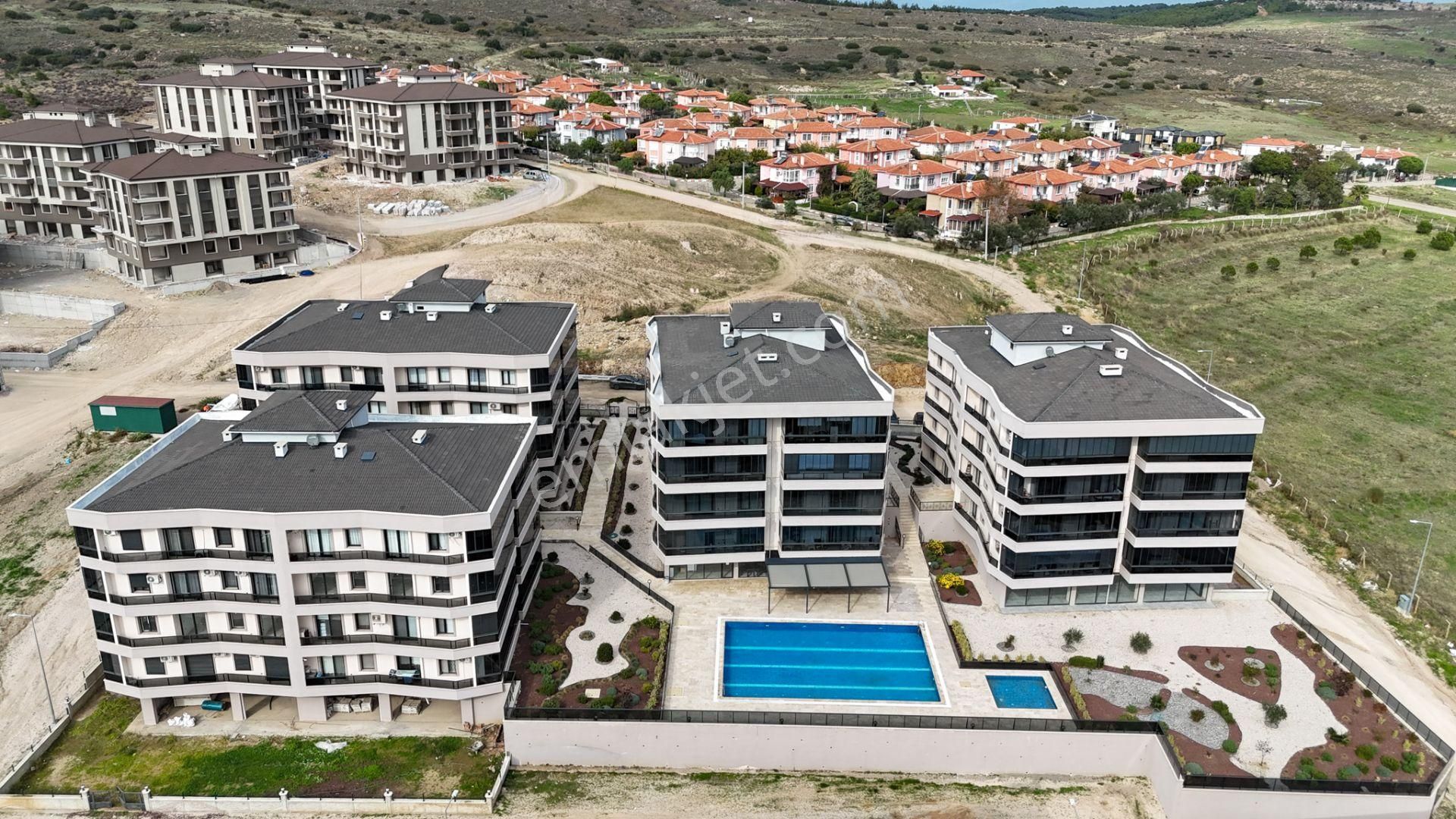 No:10 Gayrimenkul’den – Küçükköy’de Havuzlu Site, 2+1 Kapalı Mutfak, Bahçe Katı Daire (100 M²) - Görsel 2