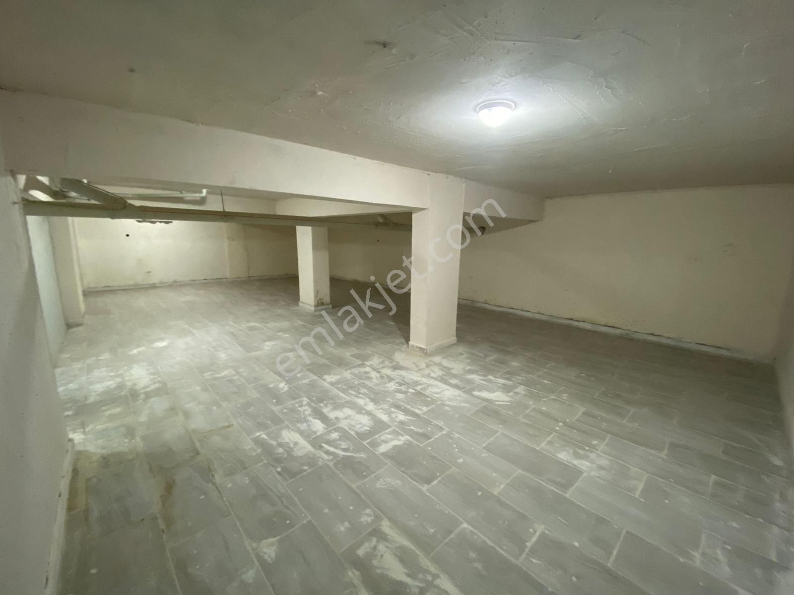 21-yeni Mah. İlçe Merkezinde Güvenli 300m2 Kiralık Depo