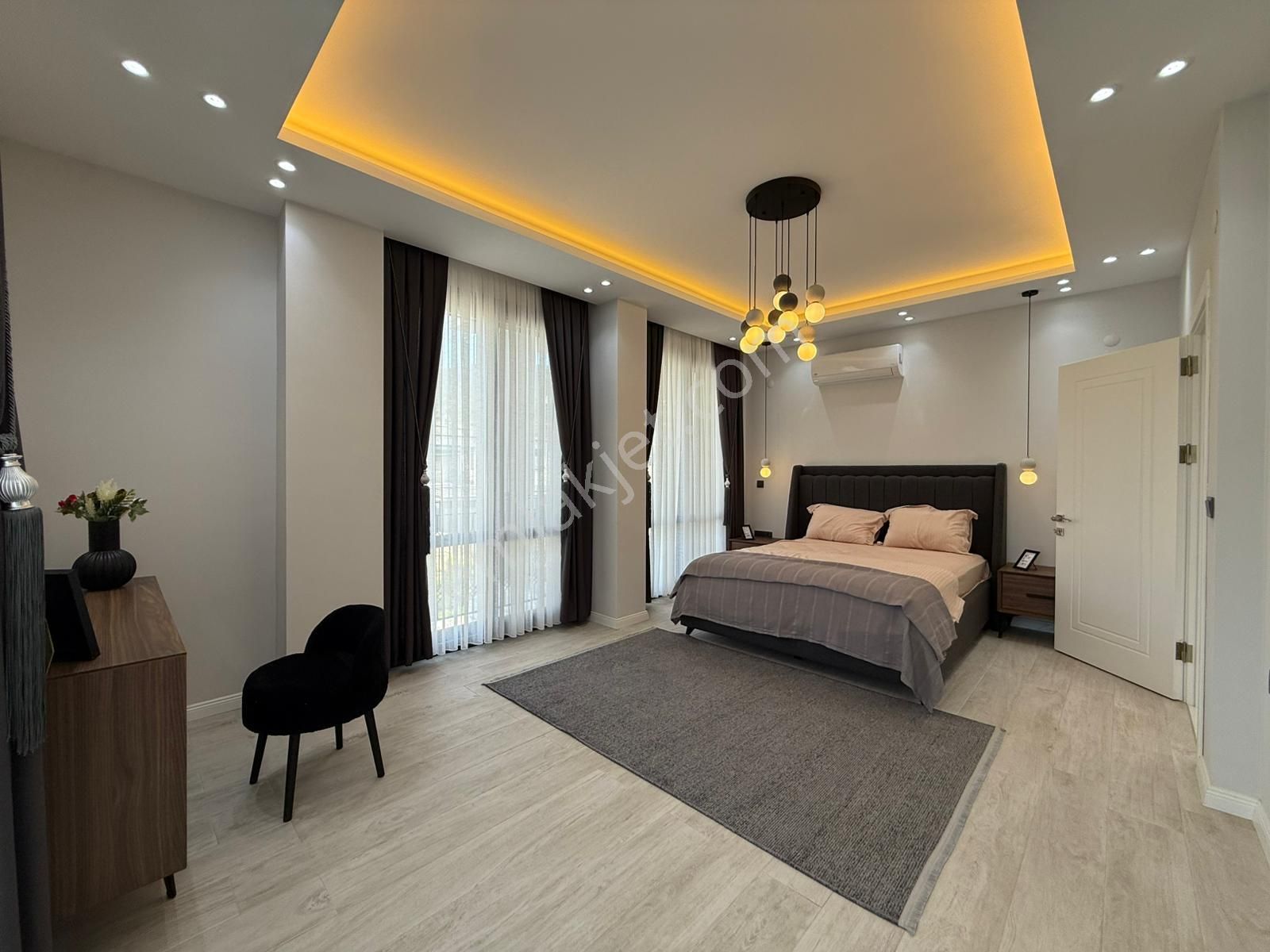 Merkezi Konumlu Muhteşem Lüx Villa - Görsel 17