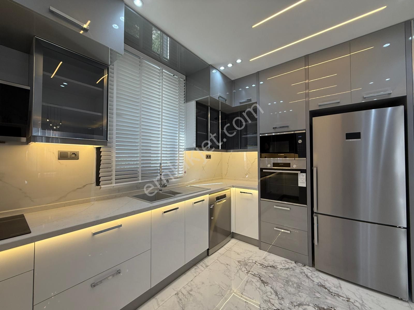 Merkezi Konumlu Muhteşem Lüx Villa - Görsel 12