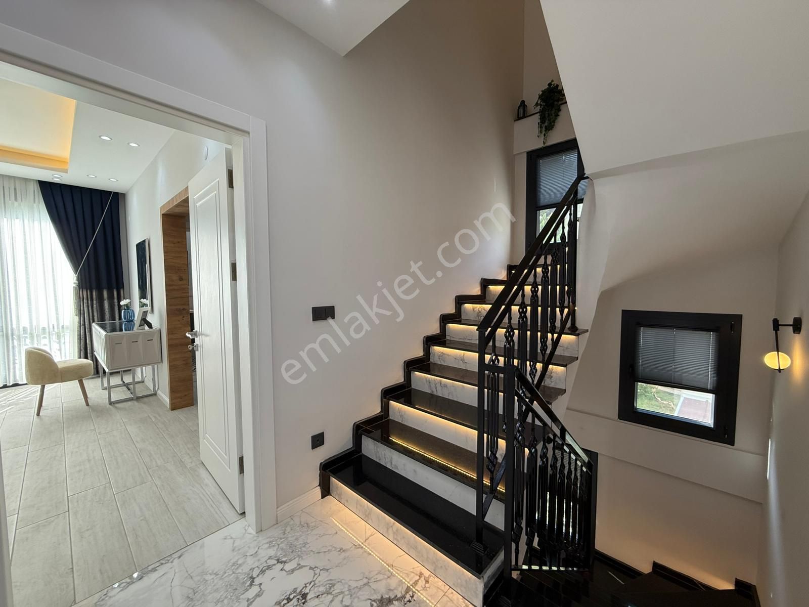 Merkezi Konumlu Muhteşem Lüx Villa - Görsel 16