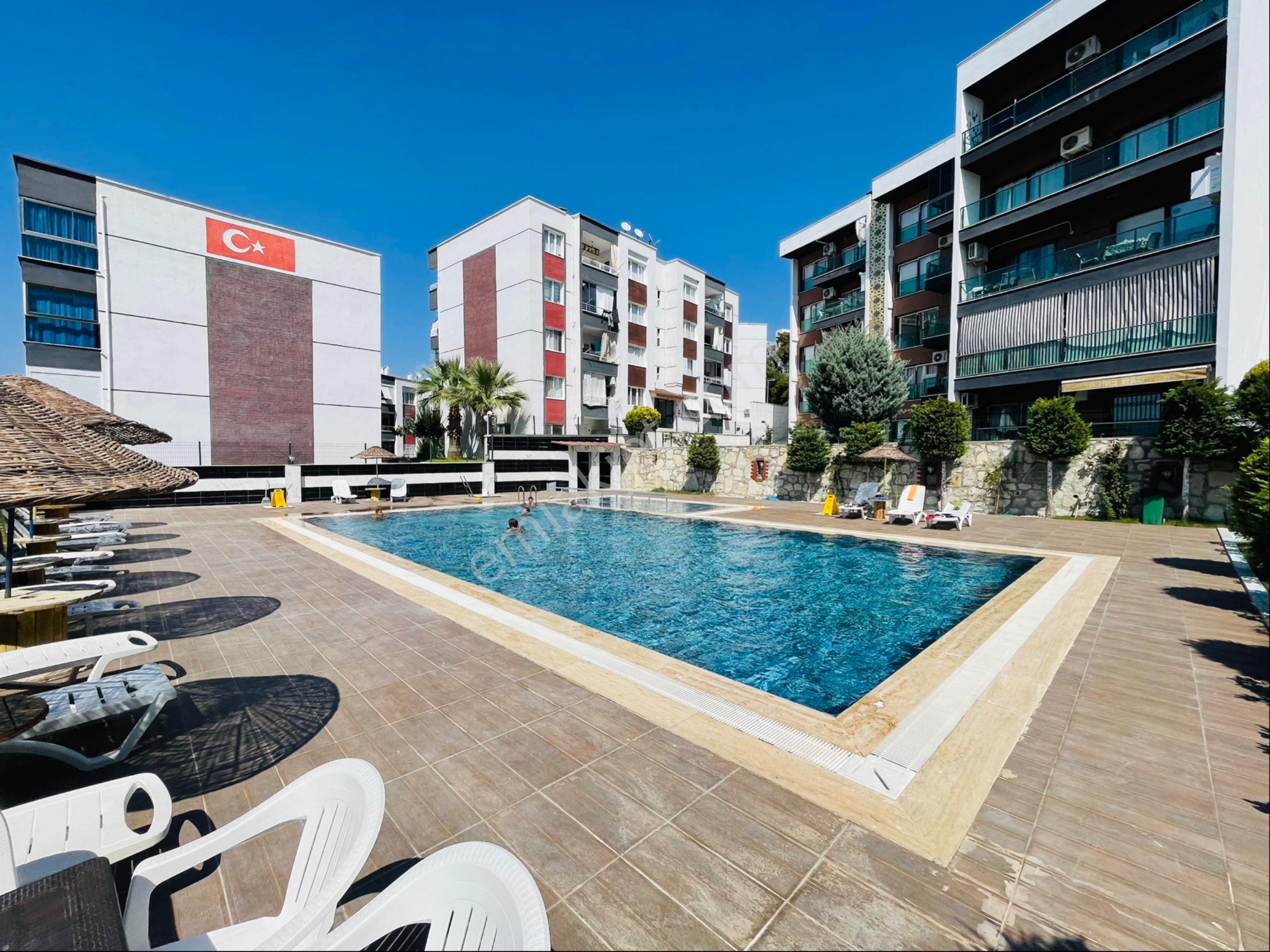 Havuzlu Site Arakat Yerden Isıtmalı