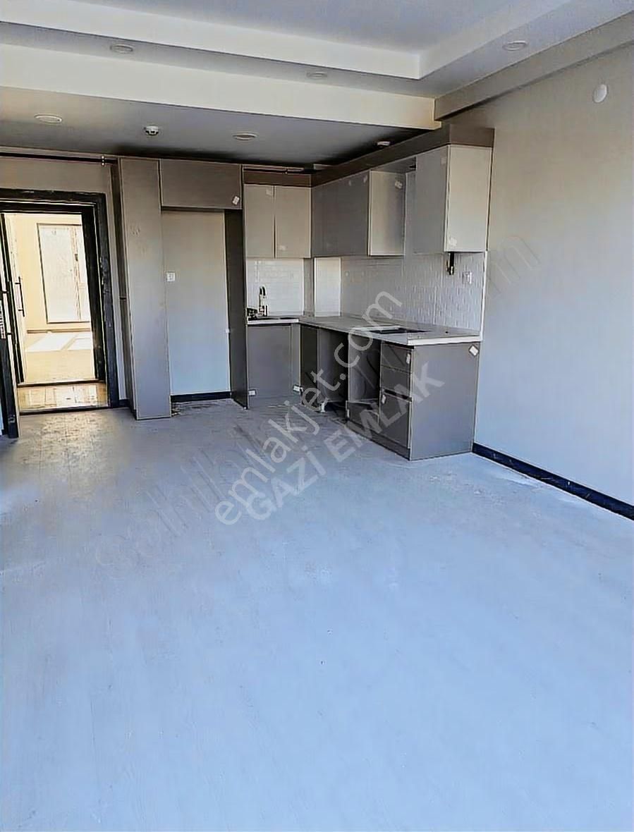 ""gazi Emlak""akyol Lounge Havuzlu Site'de 1+1 Deniz Manzaralı - Görsel 2