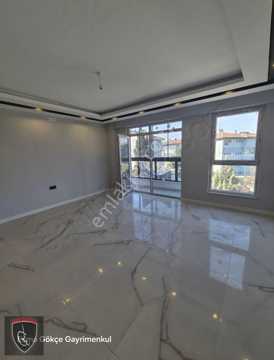 Esentepe Mahallesinde Muhteşem 3+1 Daire - Görsel 4