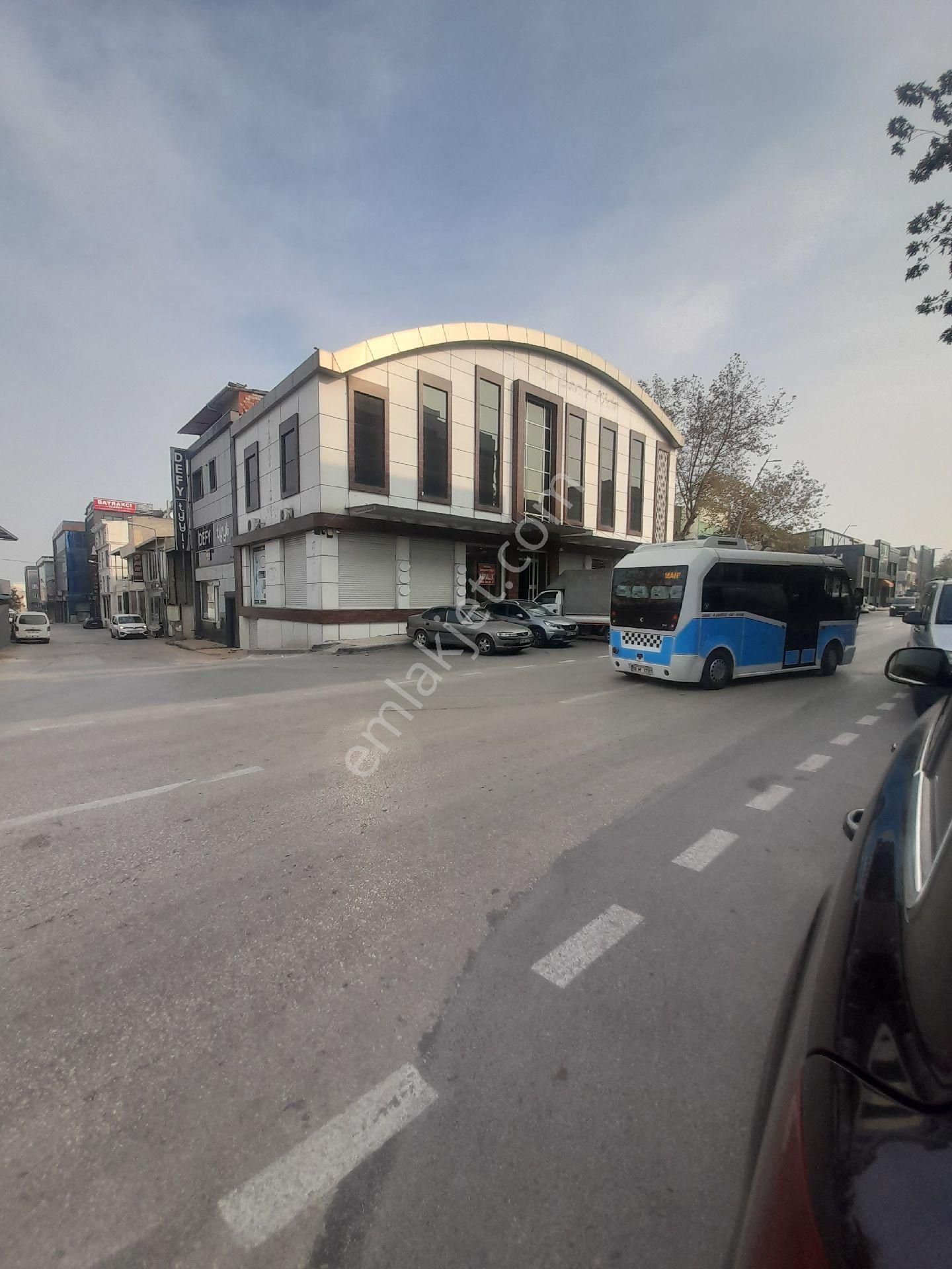 Vişne De Kiralık İşyeri Top.900mt