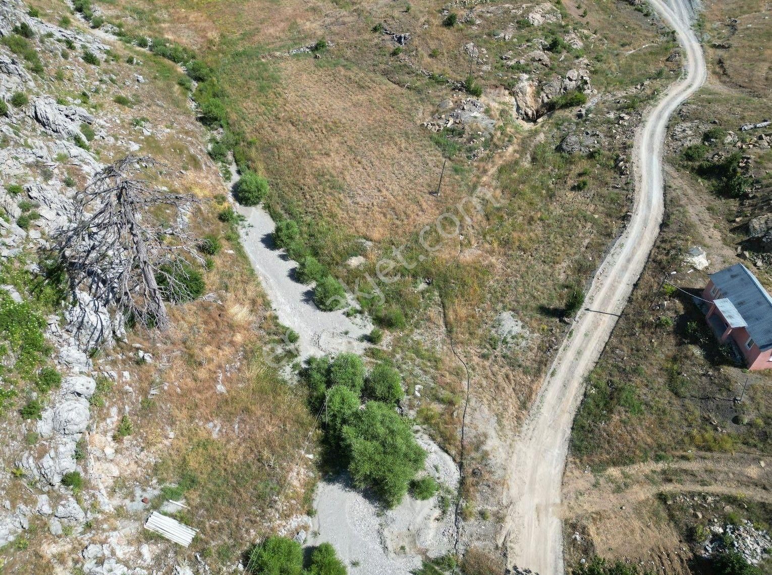 Alanya Söğüt Yaylası Satılık 4670 M2 Müstakil Tapulu Tarla - Görsel 2