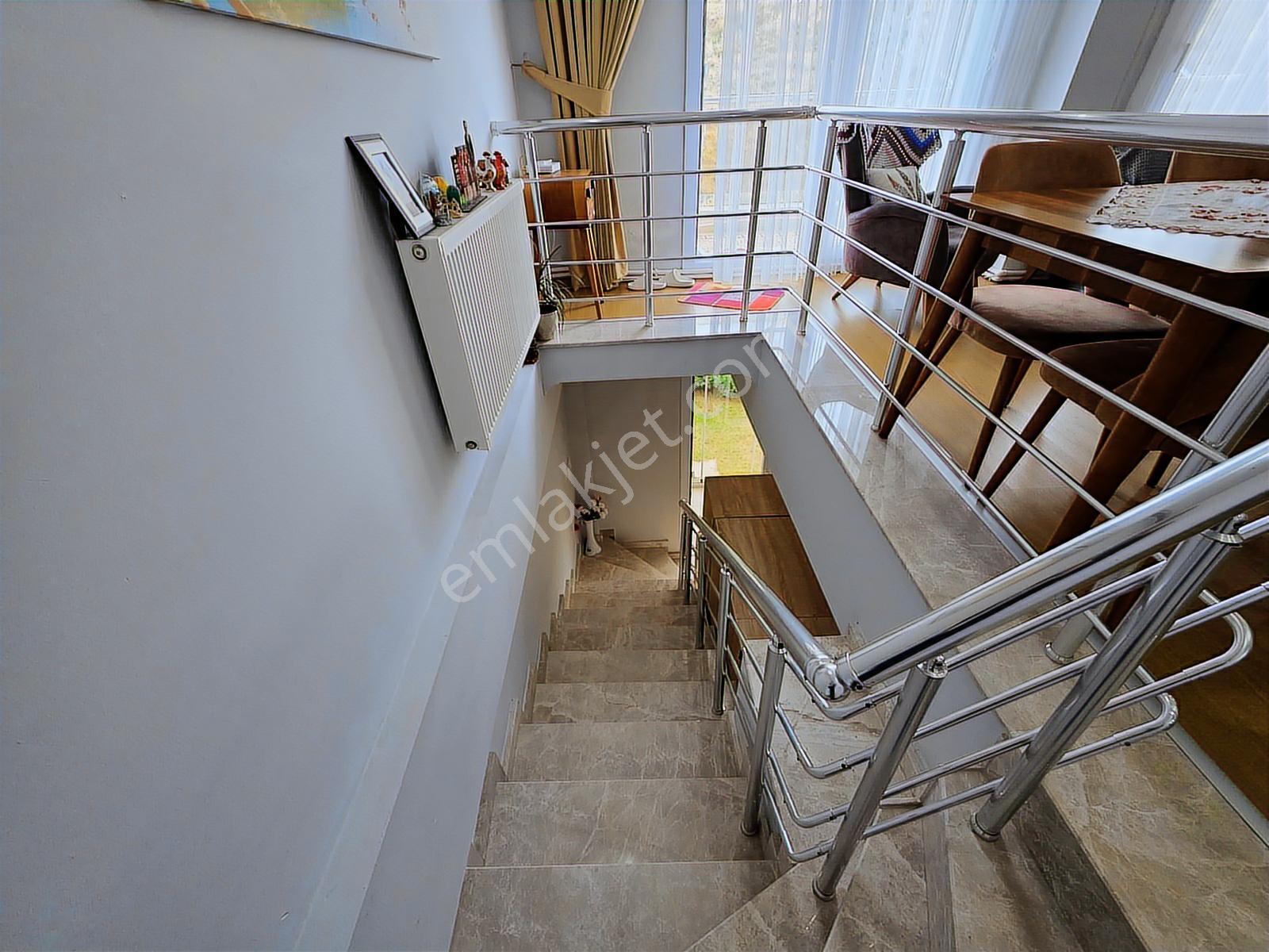 Yeni Foça Karasu Sitesi Bahçe Dubleks Satılık Daire - Görsel 24