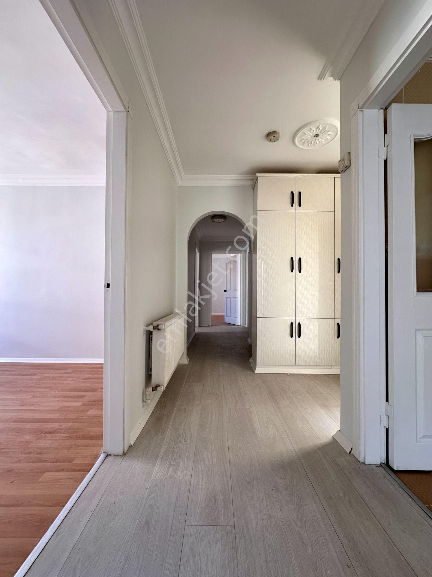 Taşcılar'dan Merkezde 2.kat 3+1 Park Manzaralı Güney Cephe Daire - Görsel 19