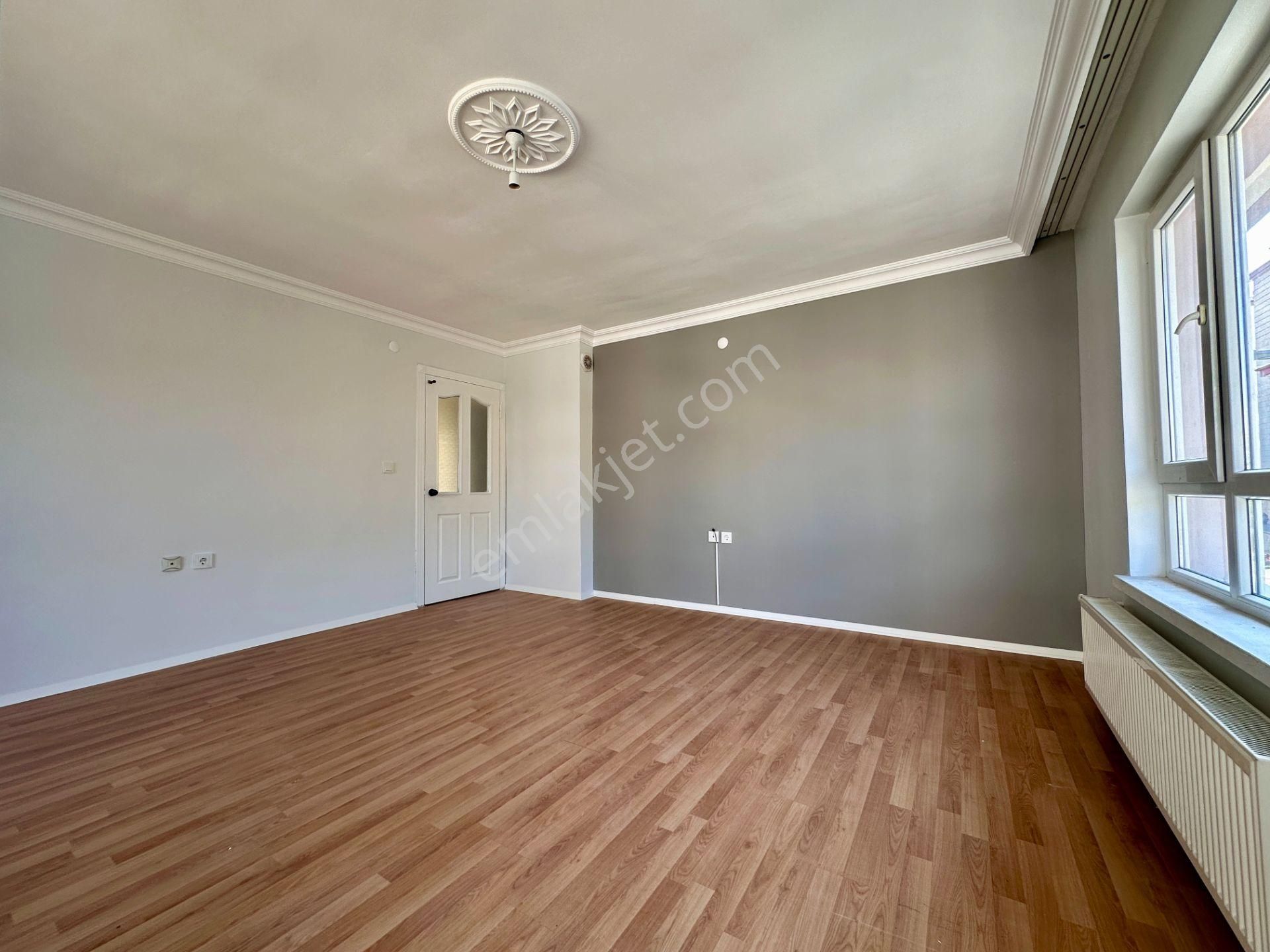 Taşcılar'dan Merkezde 2.kat 3+1 Park Manzaralı Güney Cephe Daire - Görsel 10