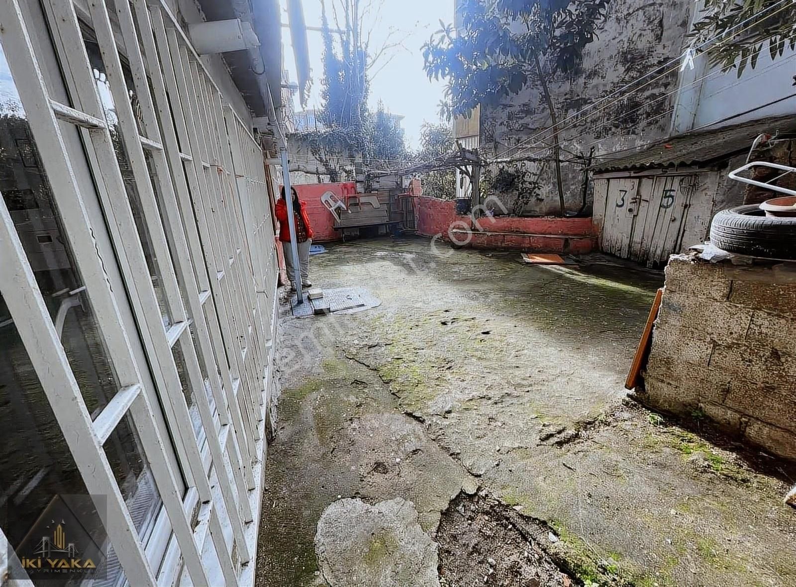 İkiyaka'dan Acill İmren Lokantası Sokağında 2+1 Daire