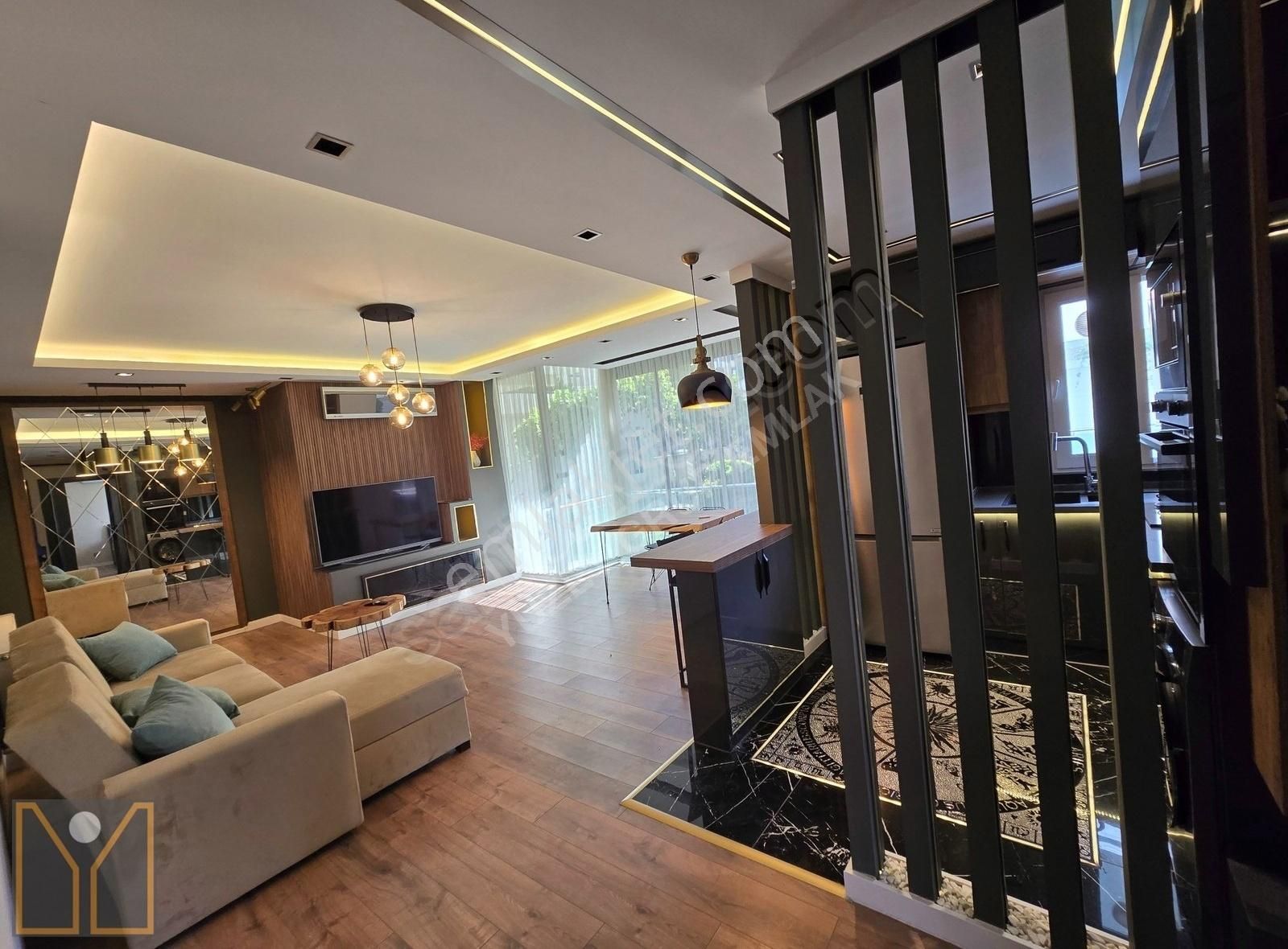 Havuzlu, Otoparklı Sitede, Denize Caddeye Yakın 2+1 Lüks Daire - Görsel 2