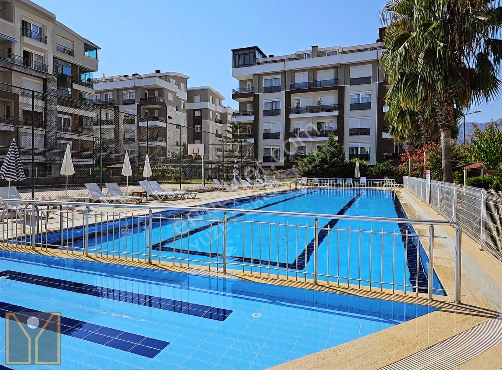 Bölgenin Enbüyük Güvenlikli Huzurlu Aile Sitesinde Ferah 2+1