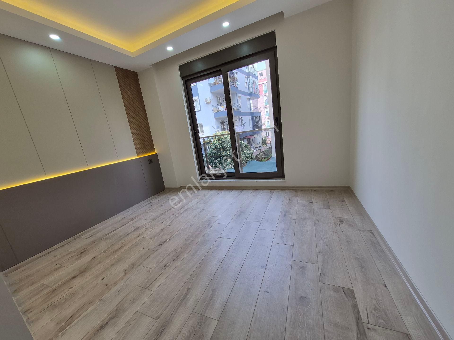 Yenigun"de Mevlanacaddesine Yakın Sıfır Binada 2+1 - Görsel 14