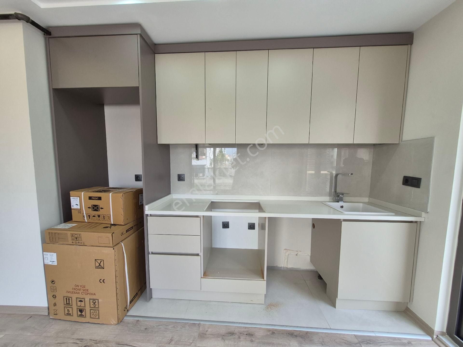 Yenigun"de Mevlanacaddesine Yakın Sıfır Binada 2+1 - Görsel 6