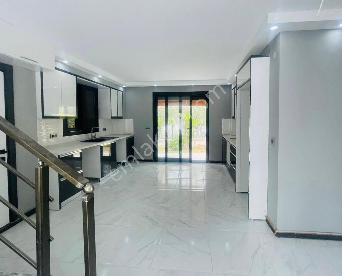 Kuşadası Davutlar’da 4 + 1 Tam Müstakil Havuzlu Villa Satılık - Görsel 13