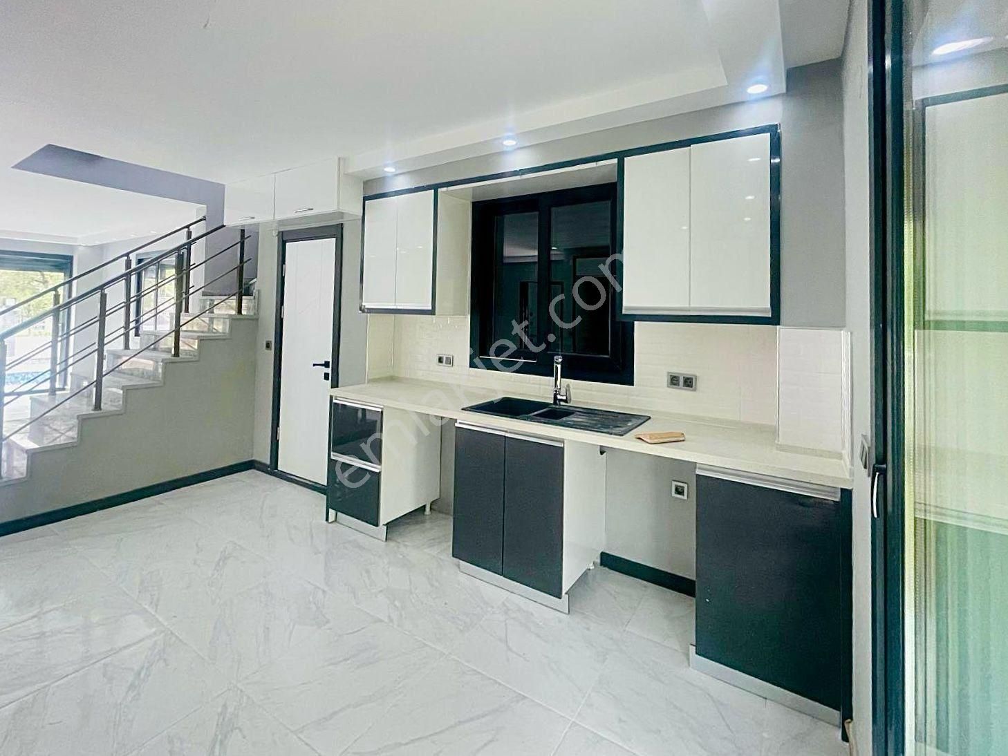 Kuşadası Davutlar’da 4 + 1 Tam Müstakil Havuzlu Villa Satılık - Görsel 12