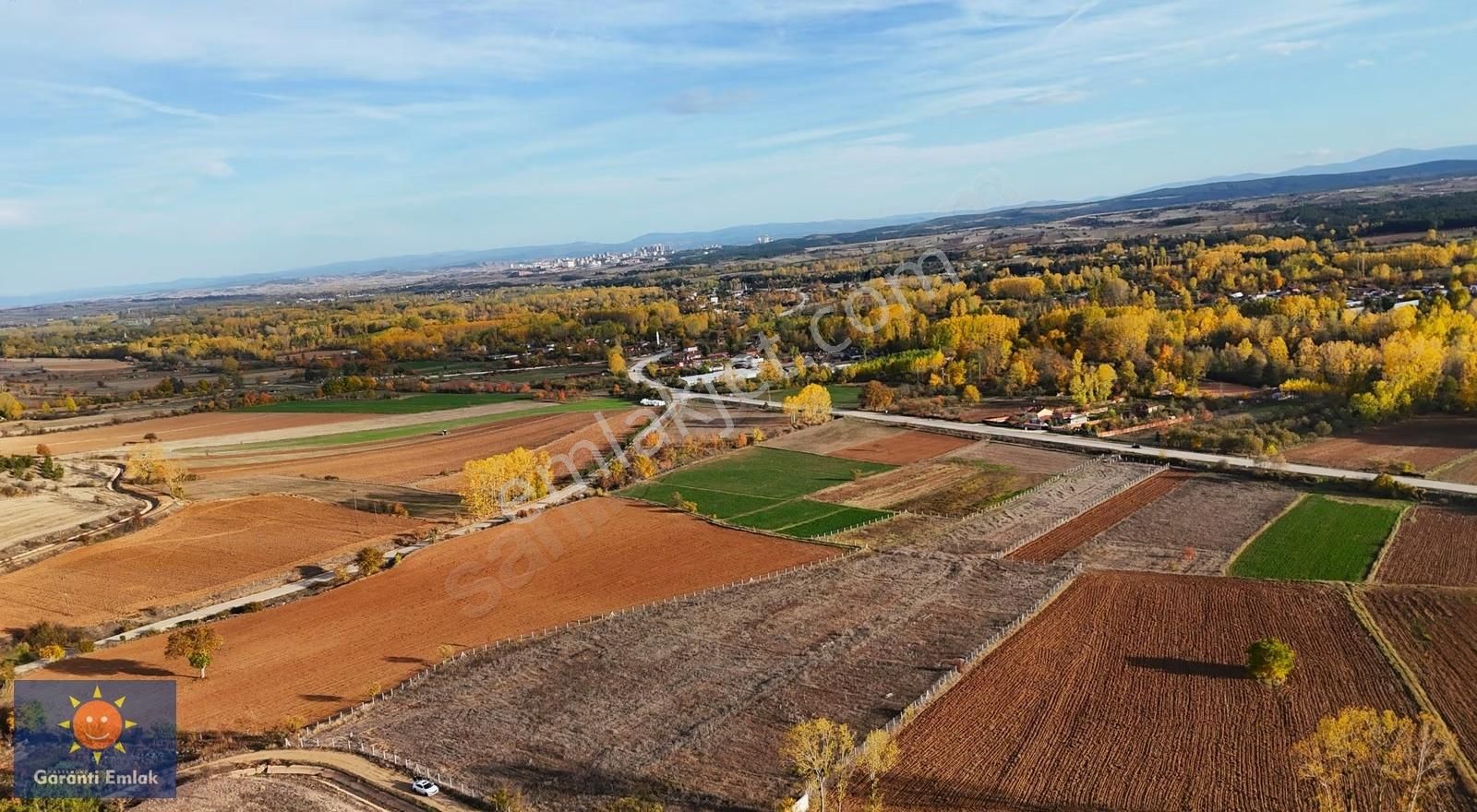 Garanti Emlak'tan / Merkeze 5 Km / Toplamda 1250m² / Hisseler - Görsel 22