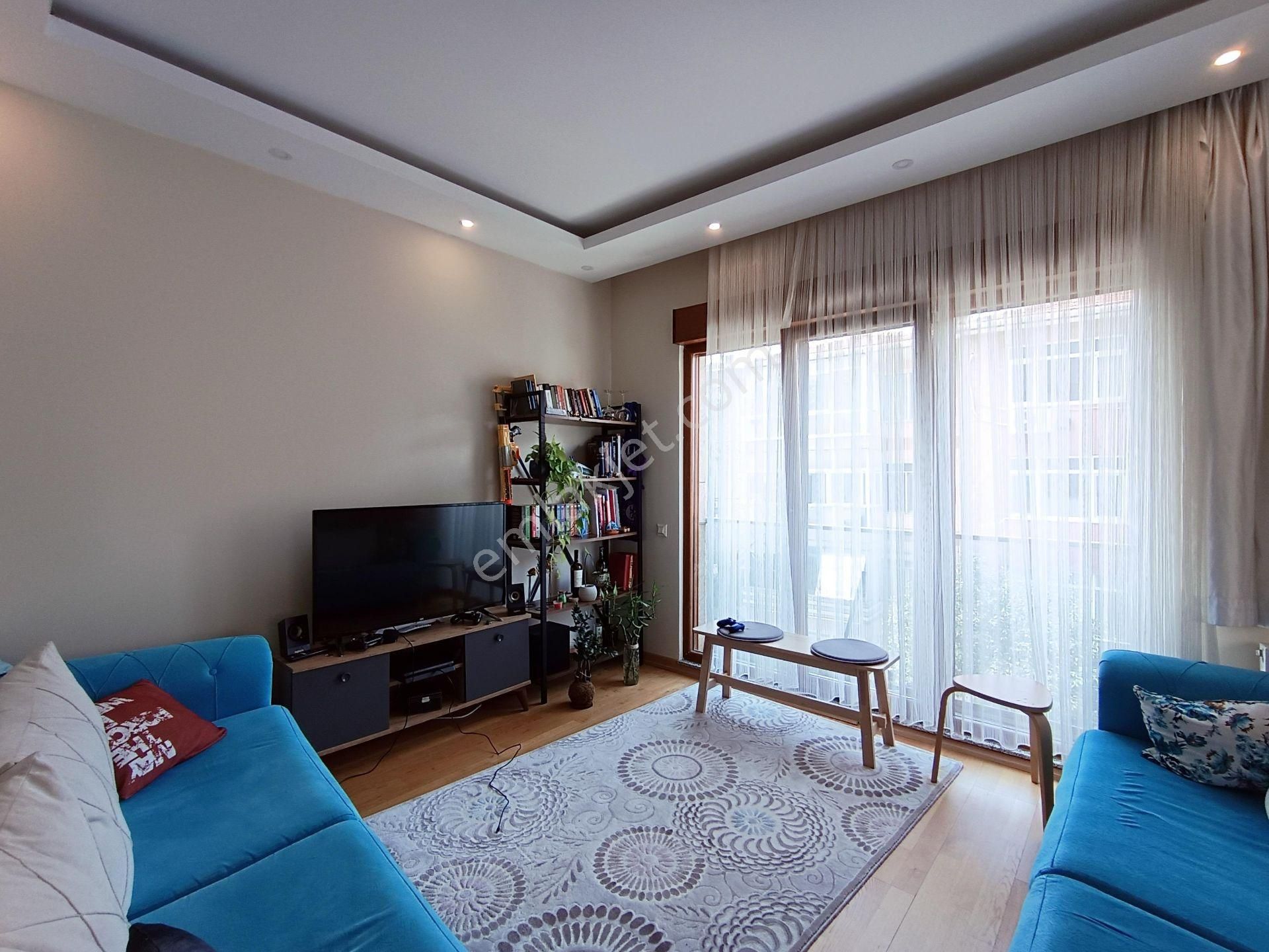 Merkezi Konumda, Feneryolu Bağdat Caddesine Yakın, Ebeveynli, Açık Kapalı Otoparklı 3+1 - Görsel 2