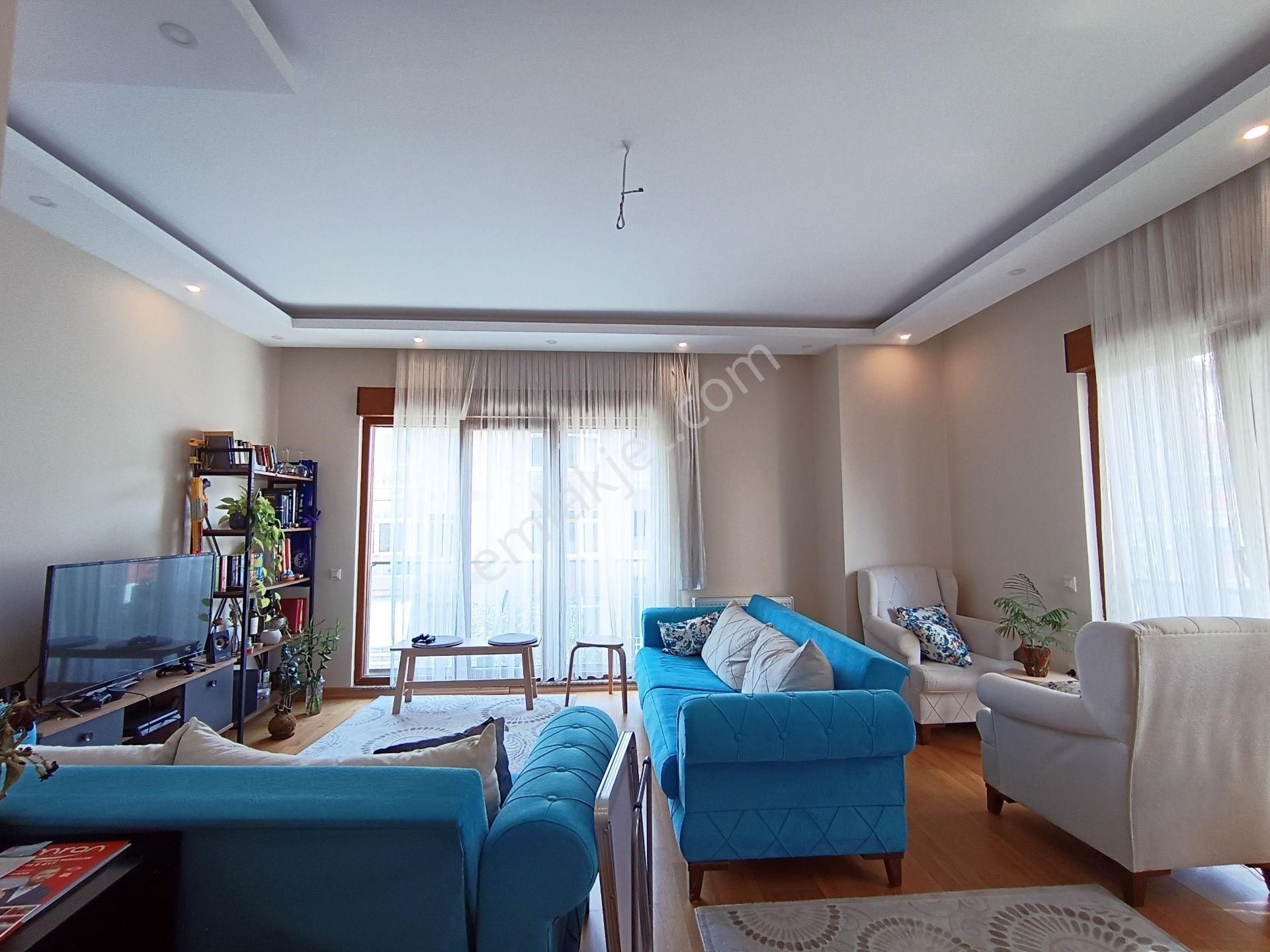 Merkezi Konumda, Feneryolu Bağdat Caddesine Yakın, Ebeveynli, Açık Kapalı Otoparklı 3+1 - Görsel 5