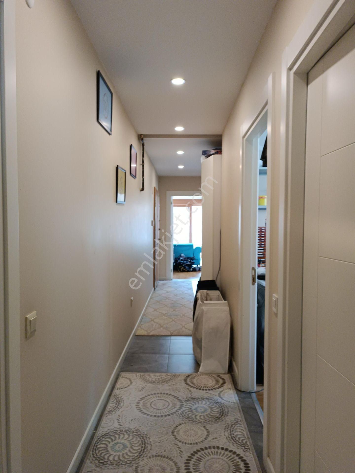 Merkezi Konumda, Feneryolu Bağdat Caddesine Yakın, Ebeveynli, Açık Kapalı Otoparklı 3+1 - Görsel 12