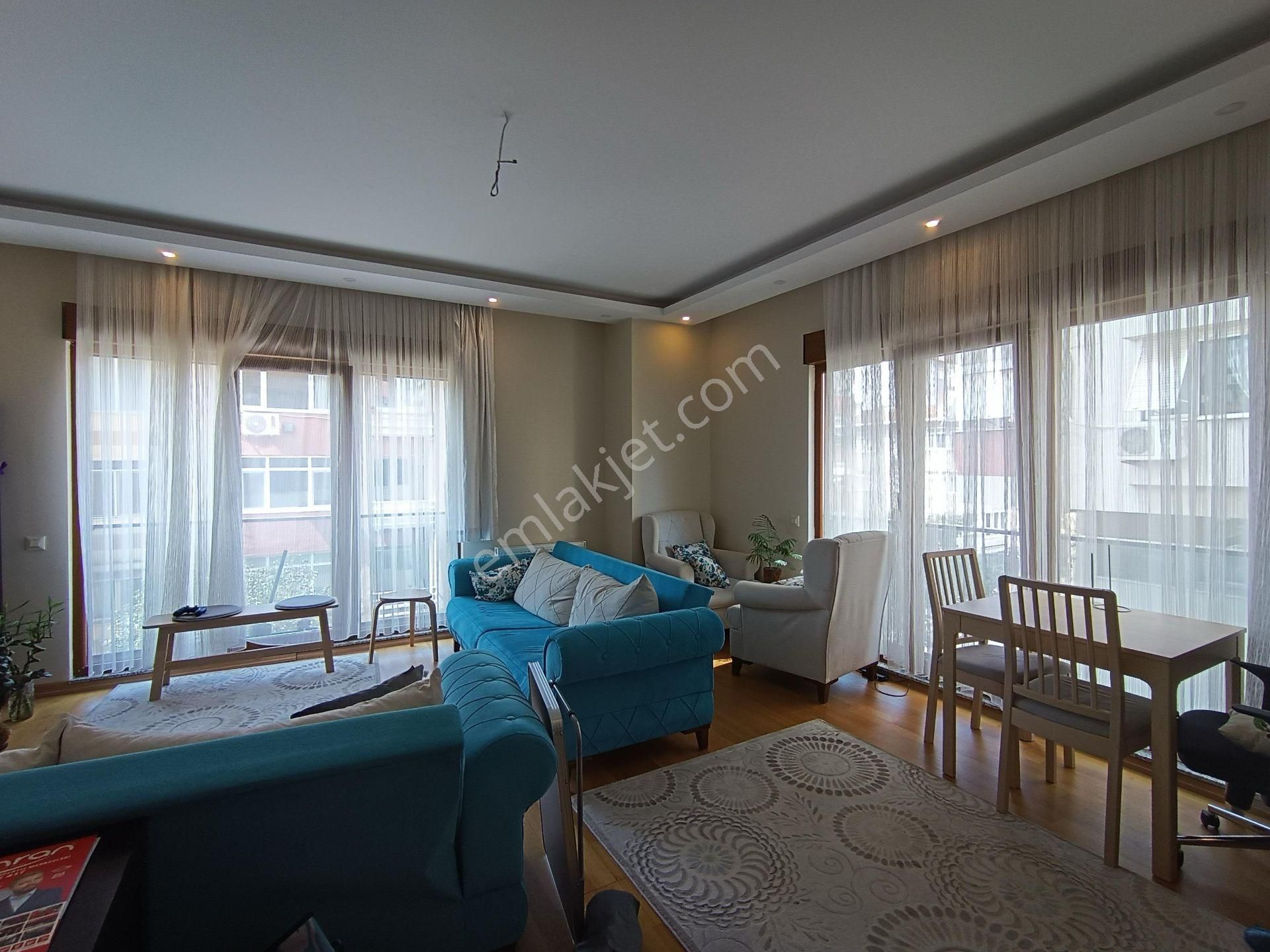 Merkezi Konumda, Feneryolu Bağdat Caddesine Yakın, Ebeveynli, Açık Kapalı Otoparklı 3+1 - Görsel 7