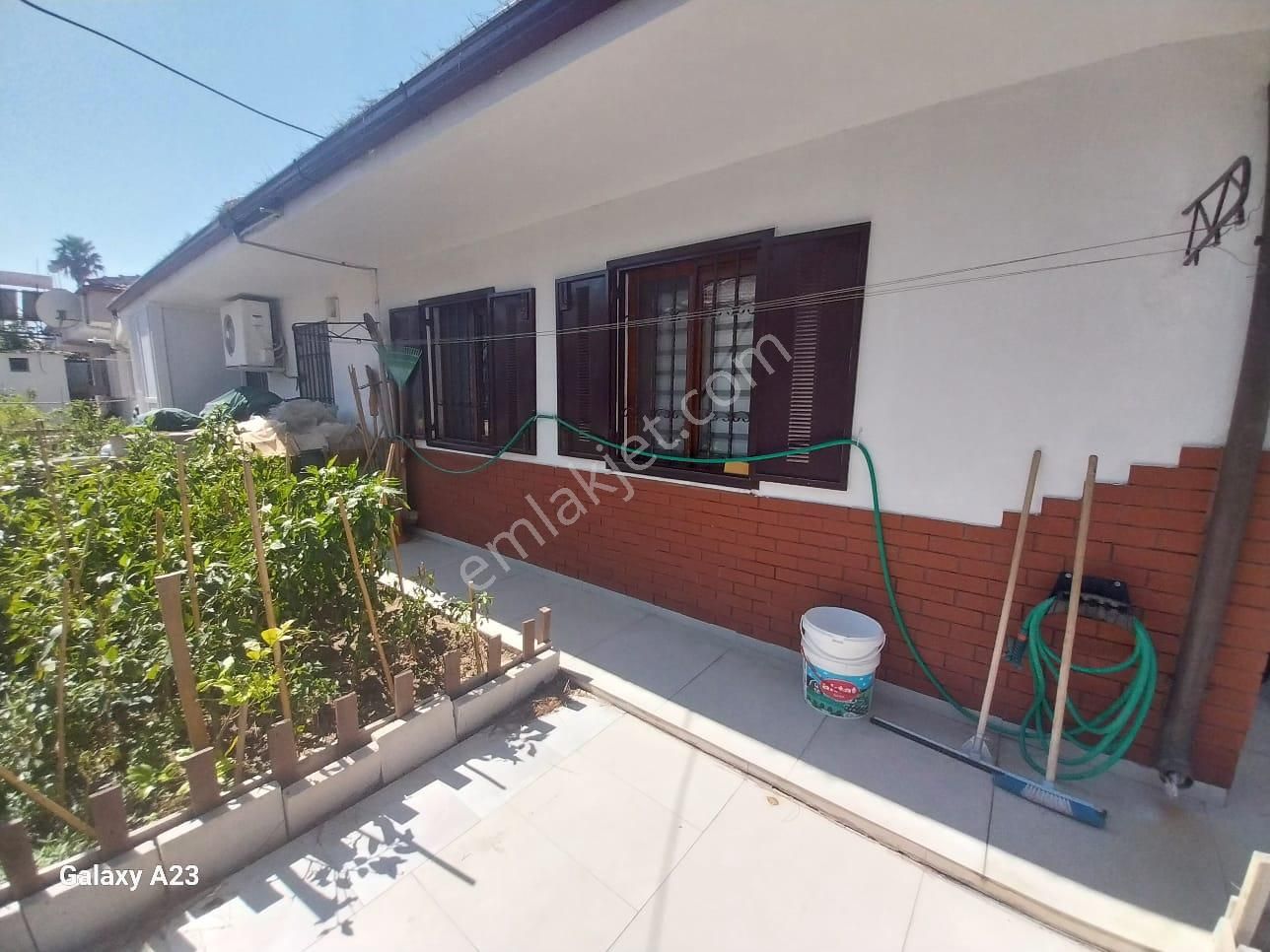 Kuşadası Karaova Da Deniz Manzaralı Denize Üçüncü Ev Köşe Konum Geniş Bahçeli Müstakil Villa - Görsel 29