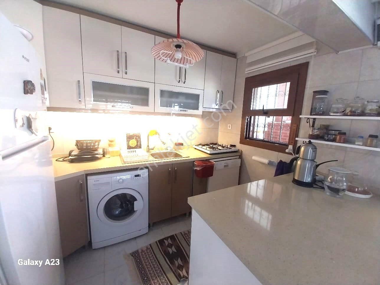 Kuşadası Karaova Da Deniz Manzaralı Denize Üçüncü Ev Köşe Konum Geniş Bahçeli Müstakil Villa - Görsel 9