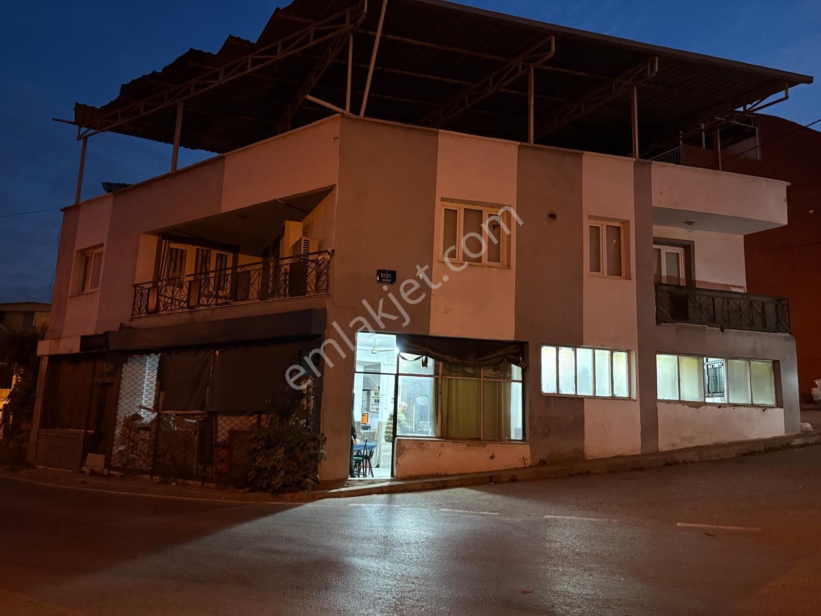 Turpa'dan Karabağlar Peker’de Satılık Bina | 2 Dükkan + 3+1 Daire + Çatı Alanı - Görsel 29