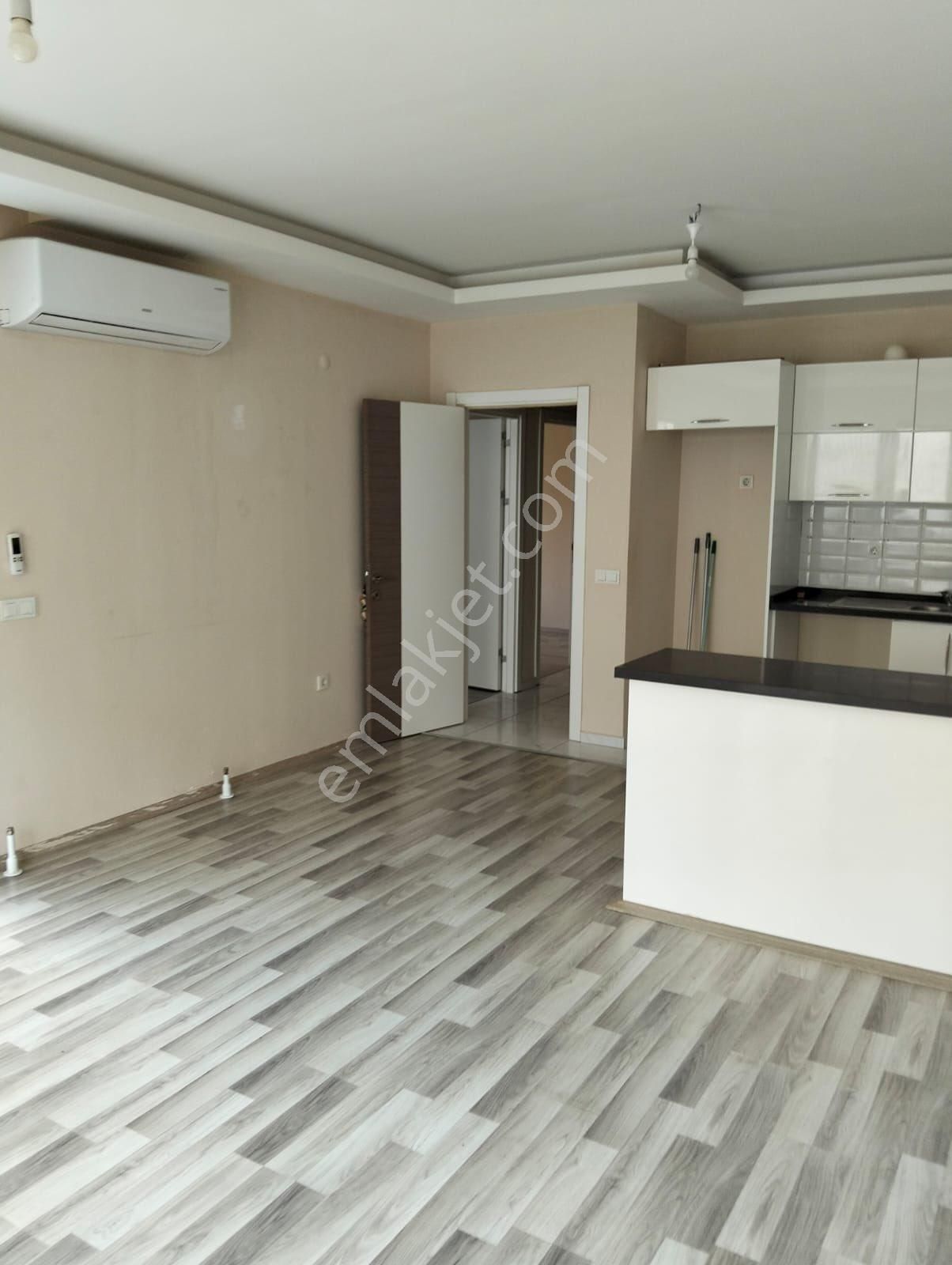 Şehir Merkezine Yakın 3+1 Havuzlu Sitede - Görsel 18