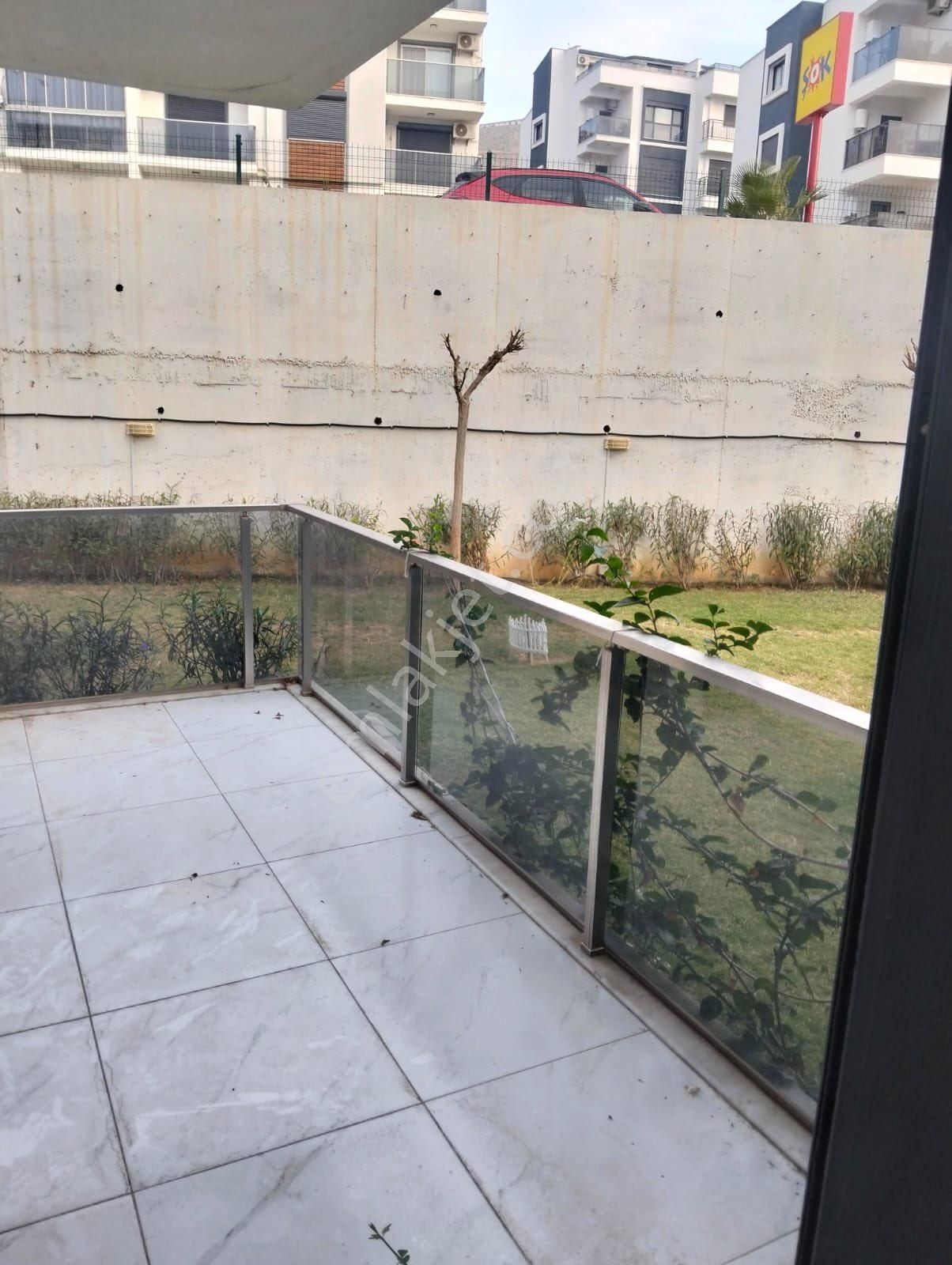 Şehir Merkezine Yakın 3+1 Havuzlu Sitede - Görsel 13