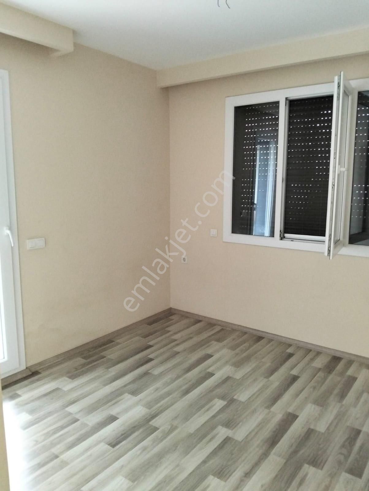 Şehir Merkezine Yakın 3+1 Havuzlu Sitede - Görsel 17