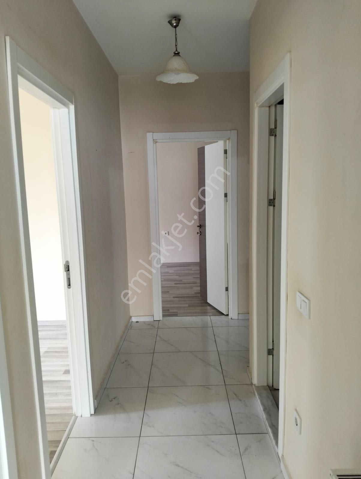 Şehir Merkezine Yakın 3+1 Havuzlu Sitede - Görsel 16