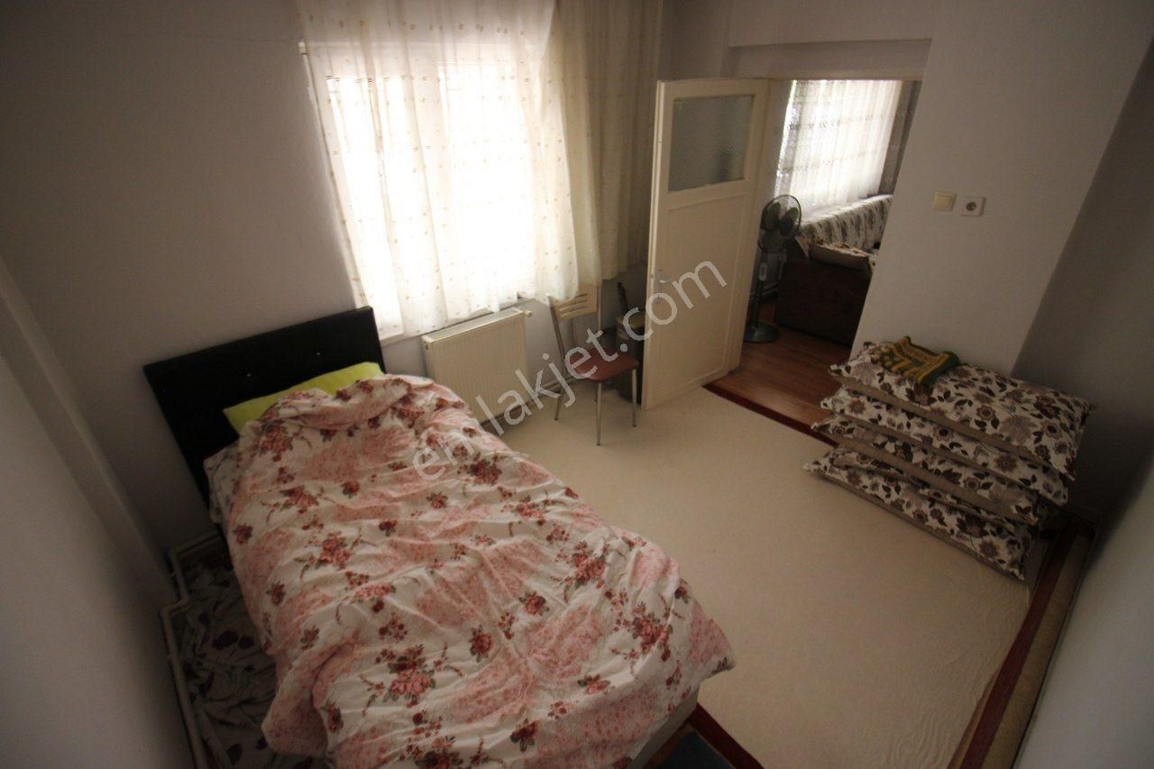 Gamze Emlak'tan M.çakmak'ta^merkezi Konumlu^3+1 Fırsat Daire - Görsel 11