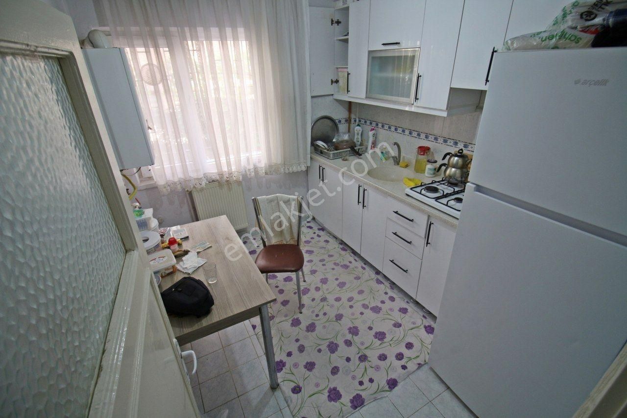 Gamze Emlak'tan M.çakmak'ta^merkezi Konumlu^3+1 Fırsat Daire