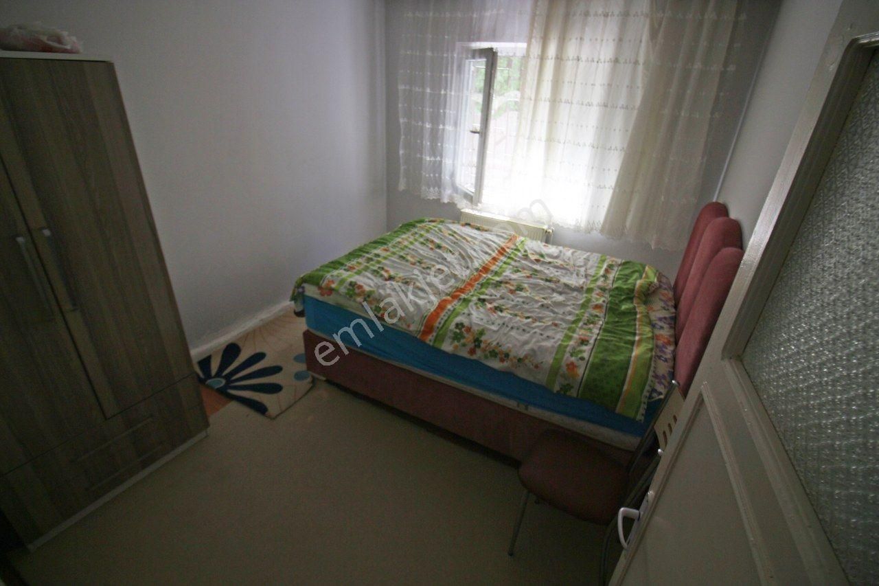 Gamze Emlak'tan M.çakmak'ta^merkezi Konumlu^3+1 Fırsat Daire - Görsel 8