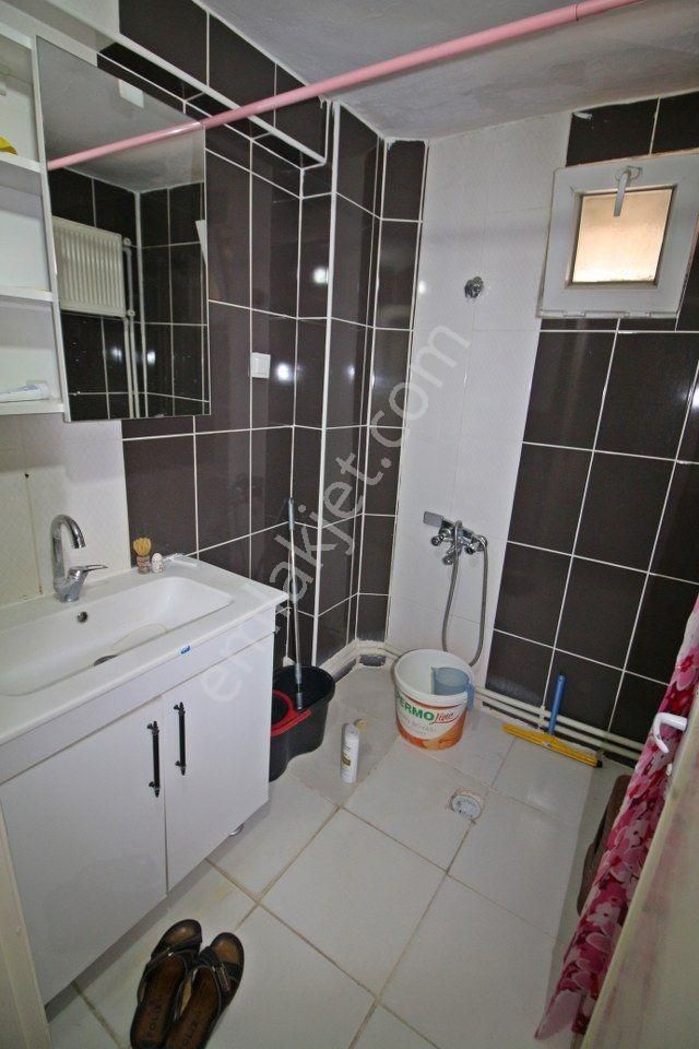 Gamze Emlak'tan M.çakmak'ta^merkezi Konumlu^3+1 Fırsat Daire - Görsel 16