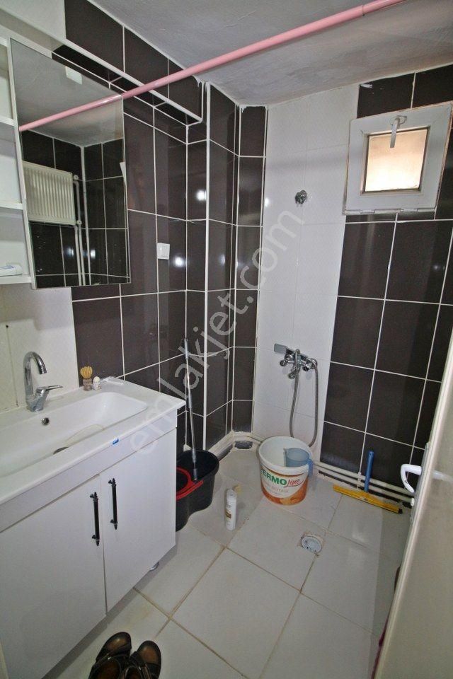 Gamze Emlak'tan M.çakmak'ta^merkezi Konumlu^3+1 Fırsat Daire - Görsel 15