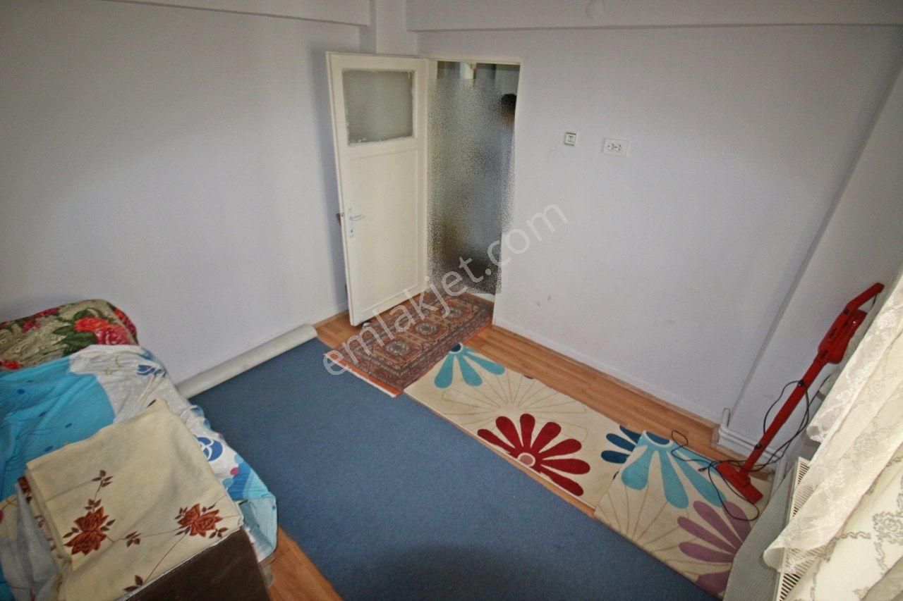 Gamze Emlak'tan M.çakmak'ta^merkezi Konumlu^3+1 Fırsat Daire - Görsel 14