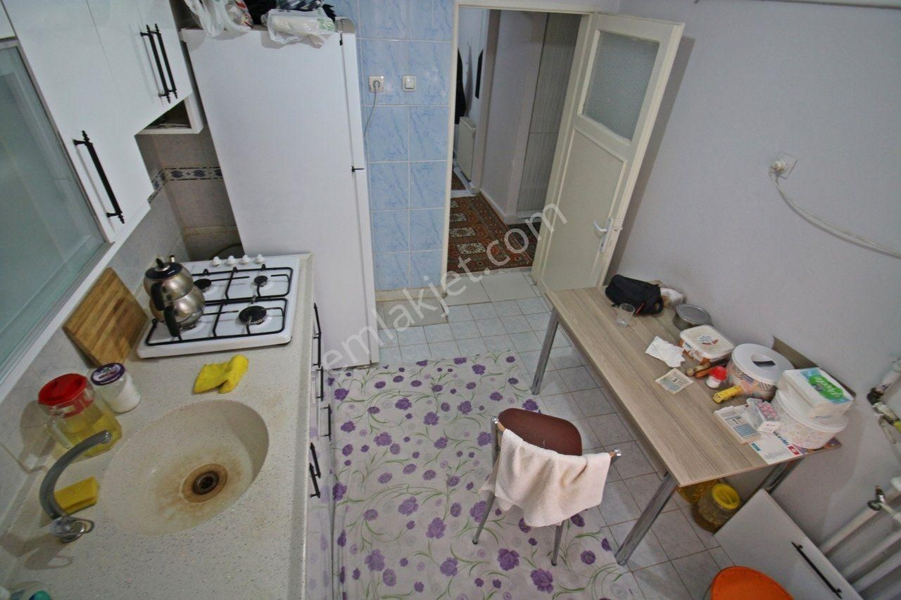 Gamze Emlak'tan M.çakmak'ta^merkezi Konumlu^3+1 Fırsat Daire - Görsel 3