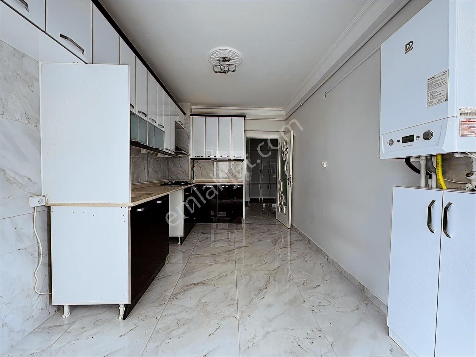 Engin Emlak'tan Full Yapılı Kat Konumunda Y. Giriş 3+1 Daire - Görsel 3