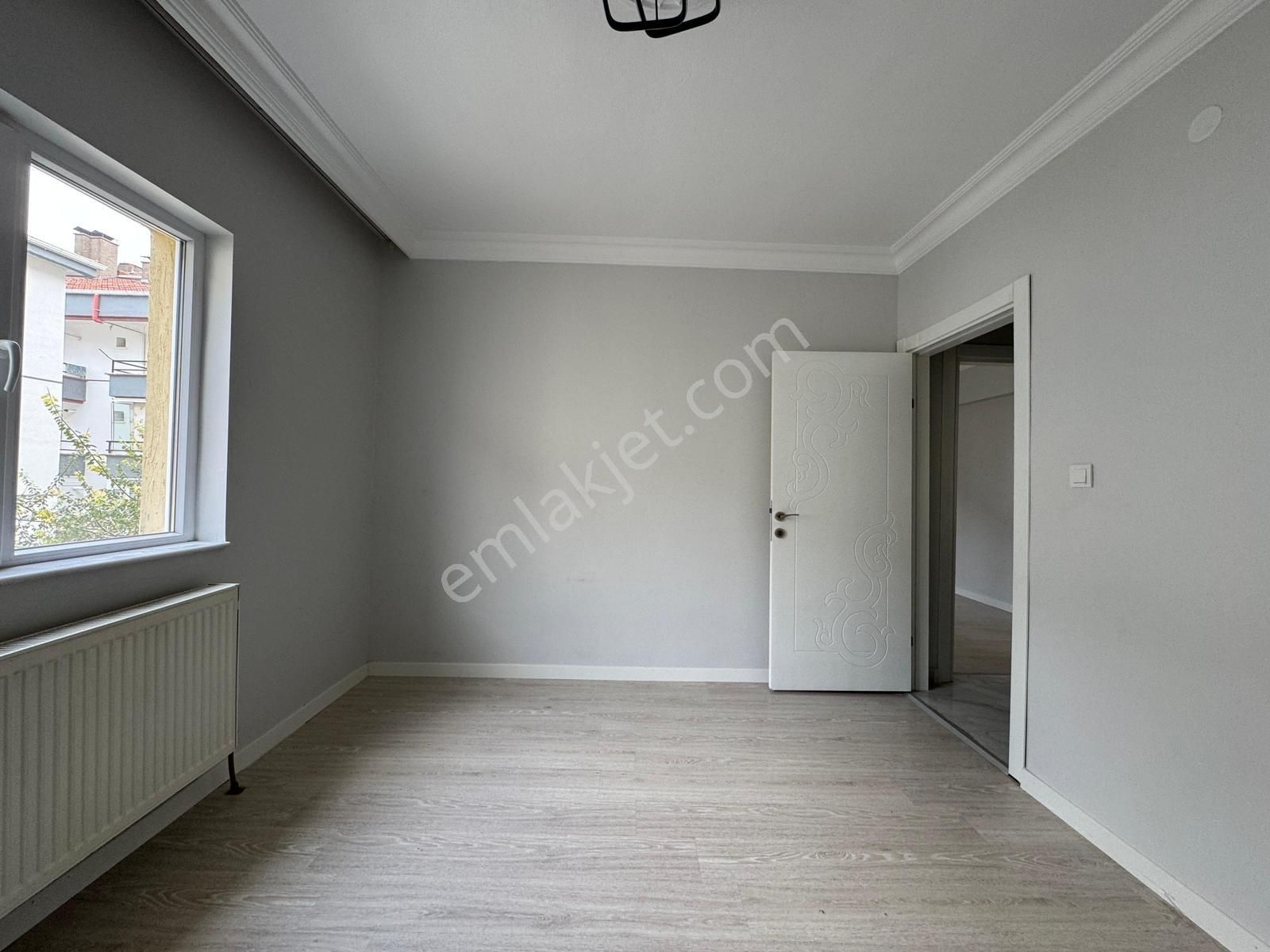 Engin Emlak'tan Full Yapılı Kat Konumunda Y. Giriş 3+1 Daire - Görsel 27