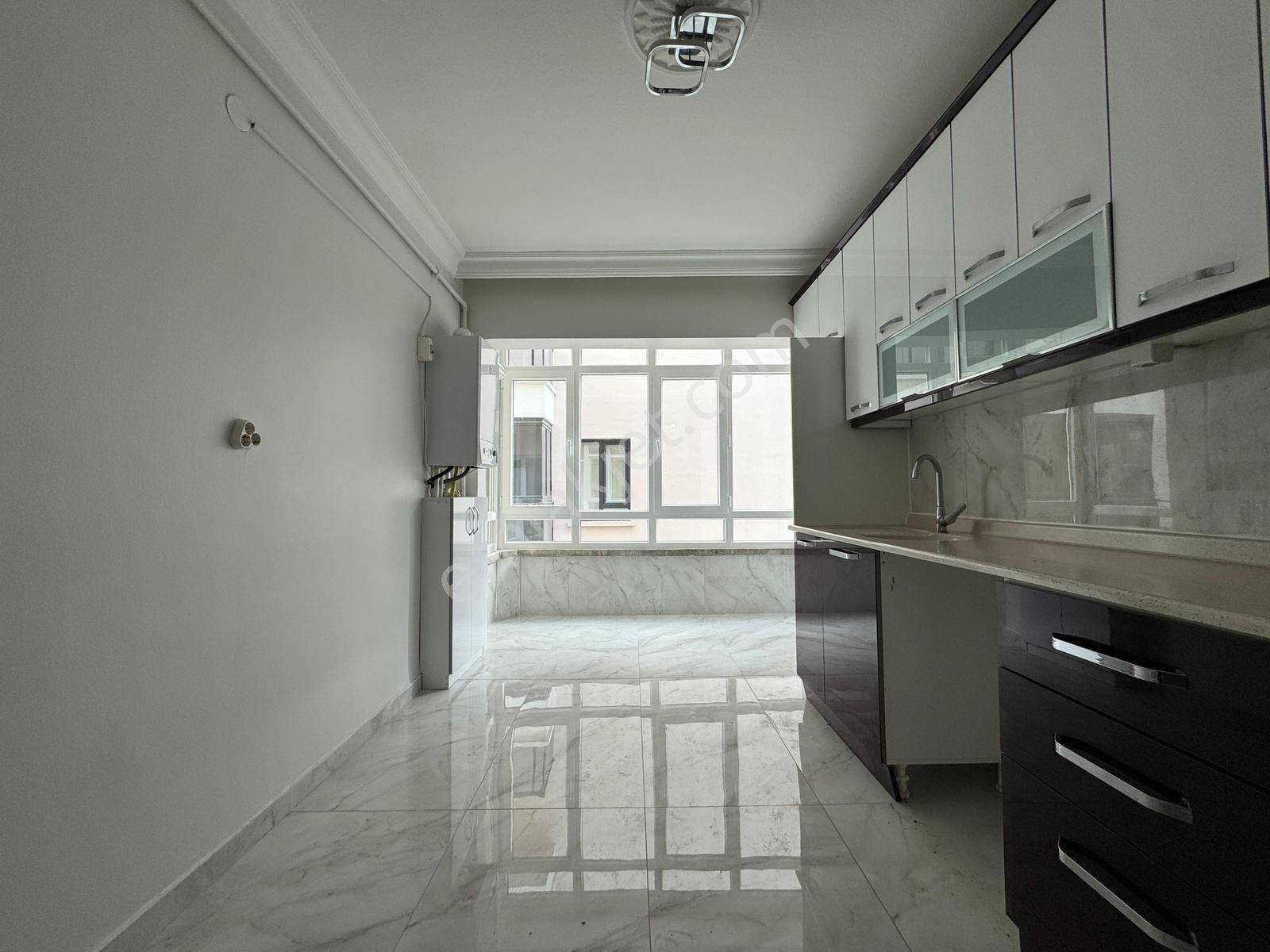 Engin Emlak'tan Full Yapılı Kat Konumunda Y. Giriş 3+1 Daire - Görsel 2