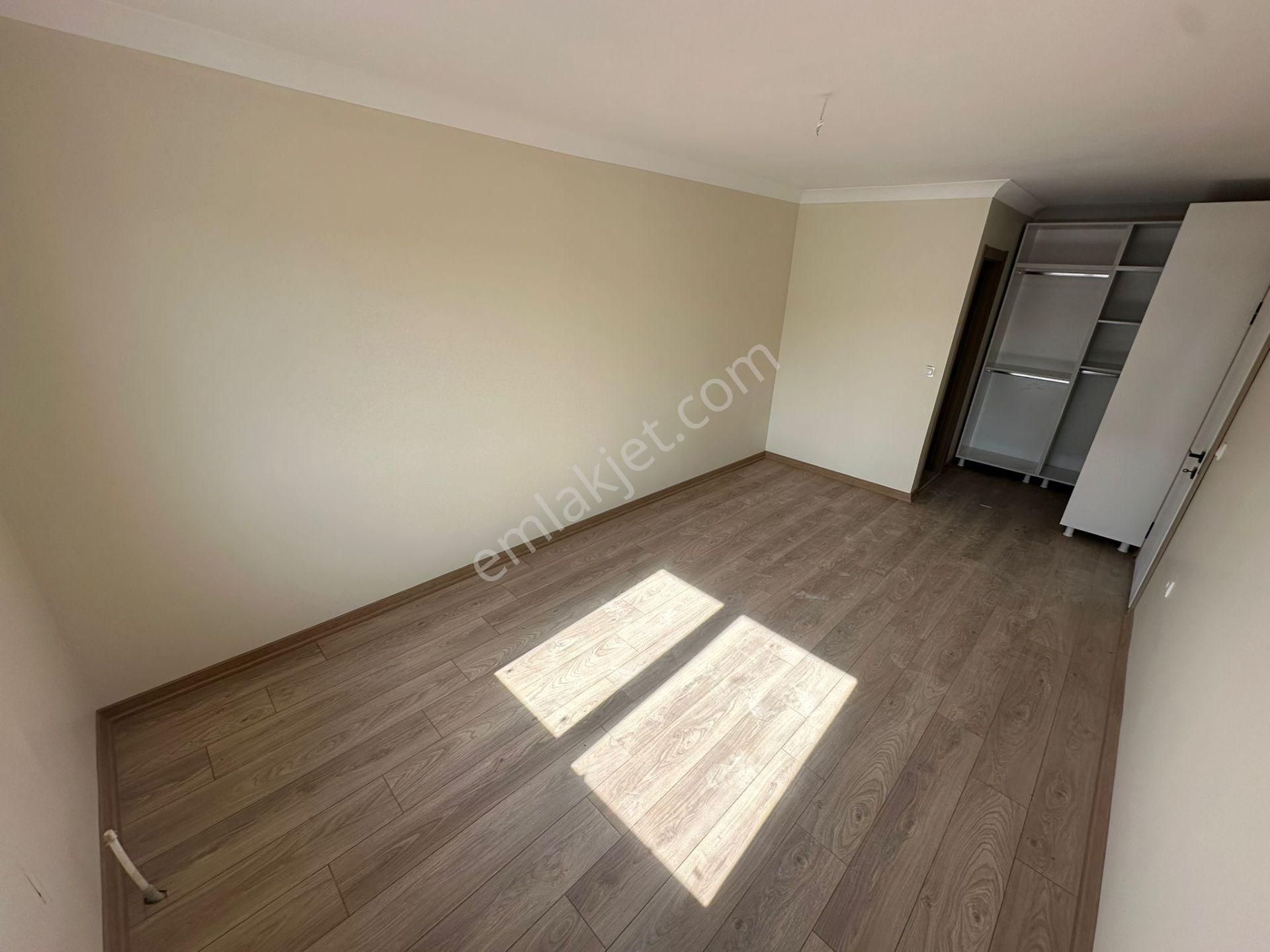 Cadde Üzeri Çift 6+2 Full Yapılı Fırsat Daire - Görsel 15